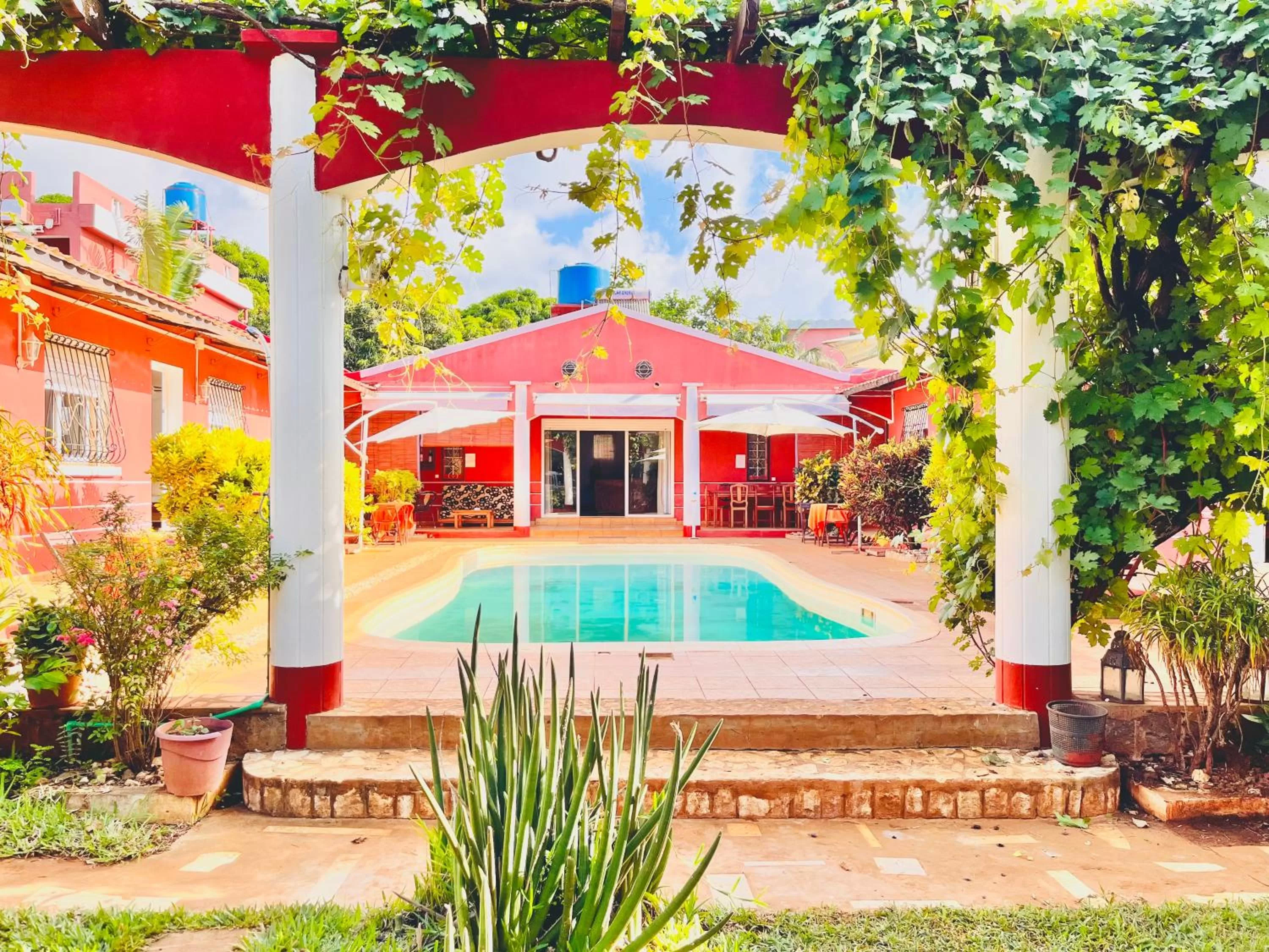 Garden, Swimming Pool in Régina Lodge Diégo Suarez Madagascar