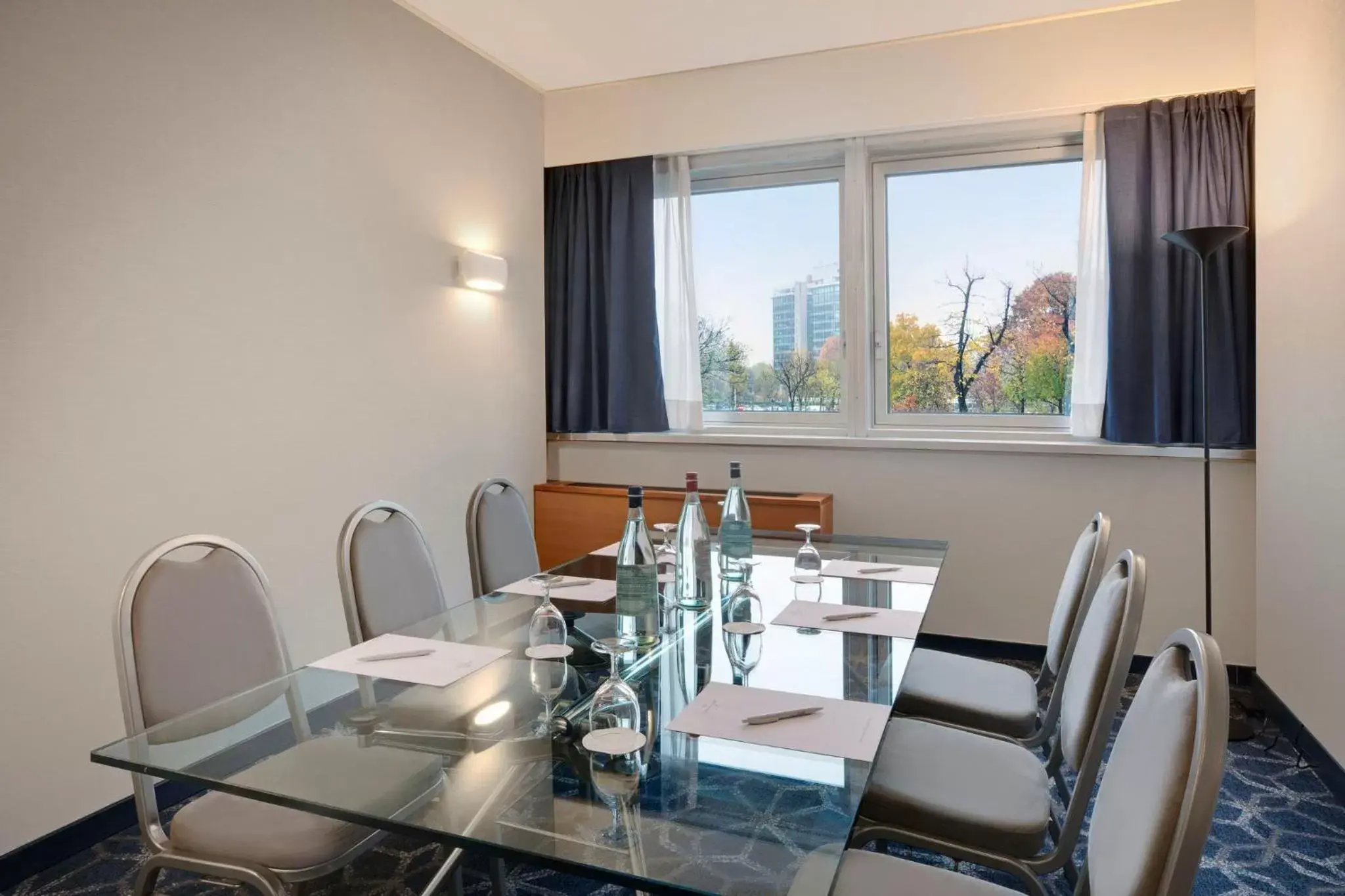 Meeting/conference room, Restaurant/Places to Eat in Crowne Plaza Milan Linate, an IHG Hotel