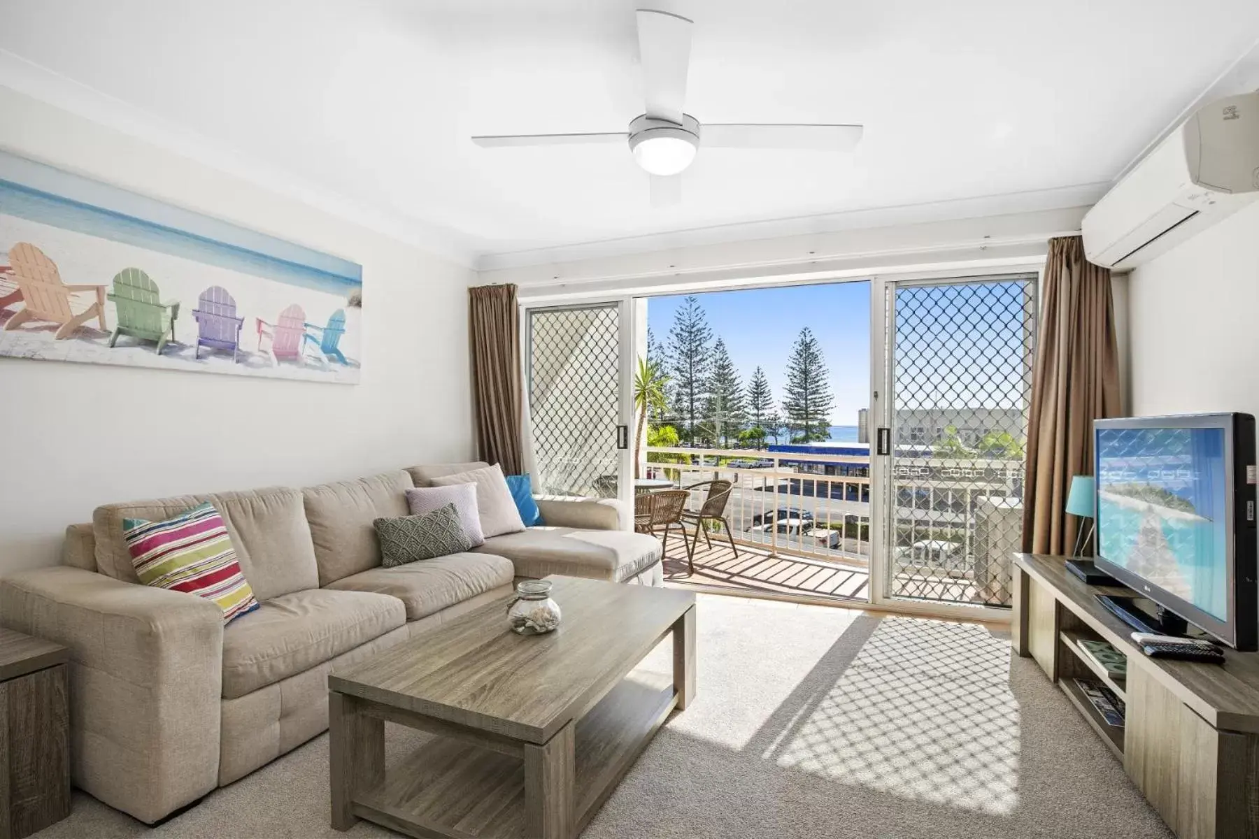 Living room, Seating Area in Kirra Palms Holiday Apartments