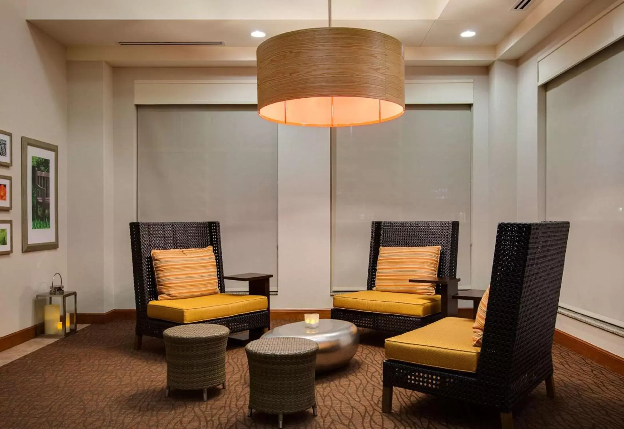 Lobby or reception, Seating Area in Hilton Garden Inn Lake Forest Mettawa