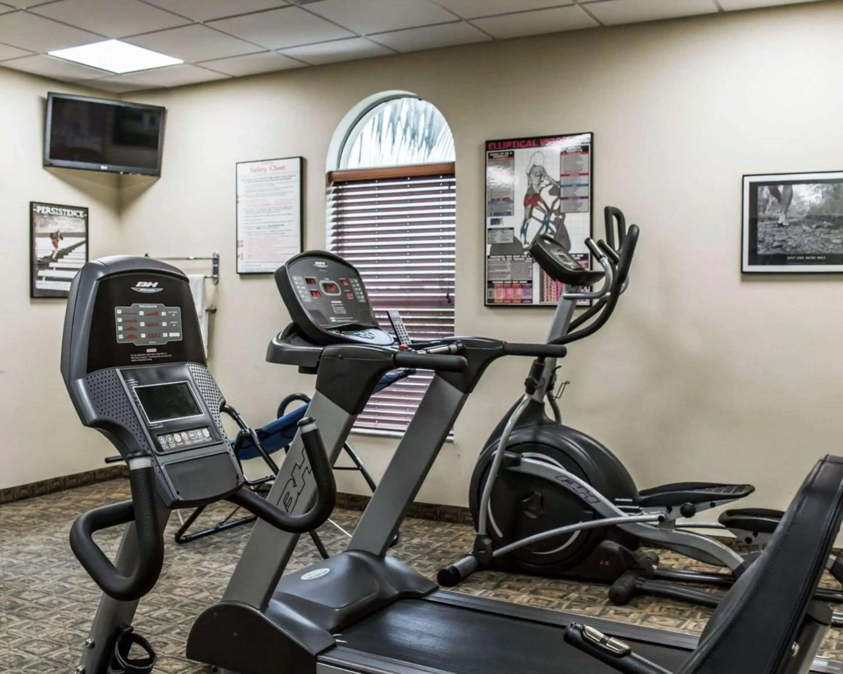 Fitness centre/facilities, Fitness Center/Facilities in Quality Inn Airport - Cruise Port