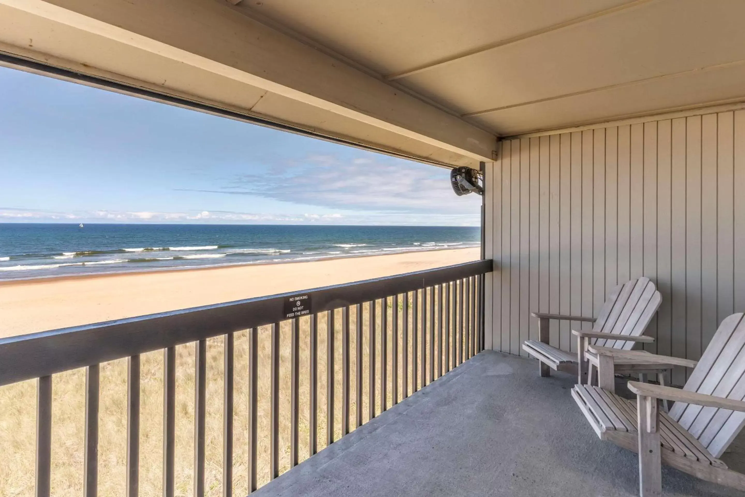 Balcony/Terrace in Lincoln Sands Oceanfront Resort, Ascend Hotel Collection