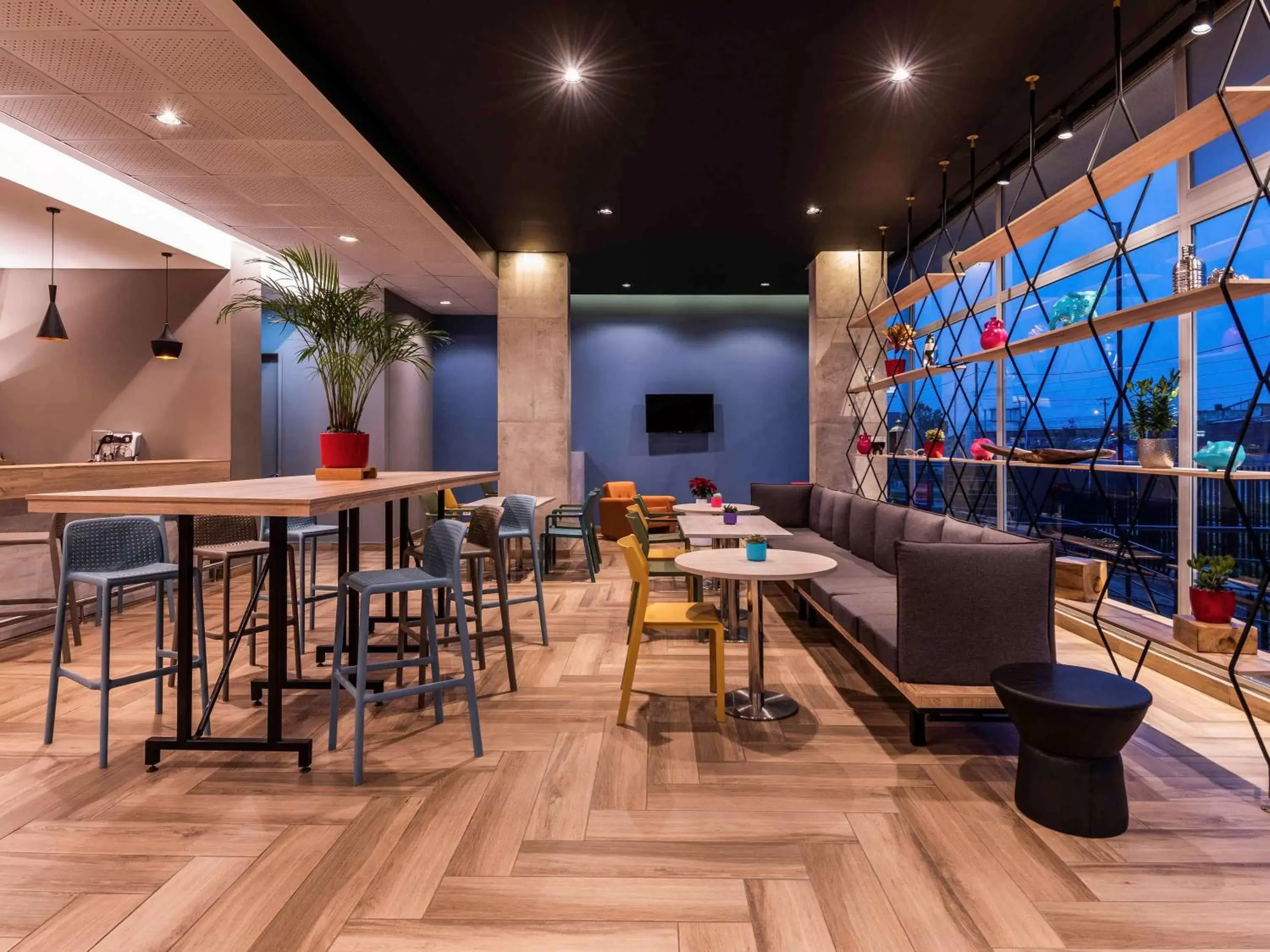 Restaurant/places to eat in ibis Chia Restaurant/places to eat in ibis Chia
