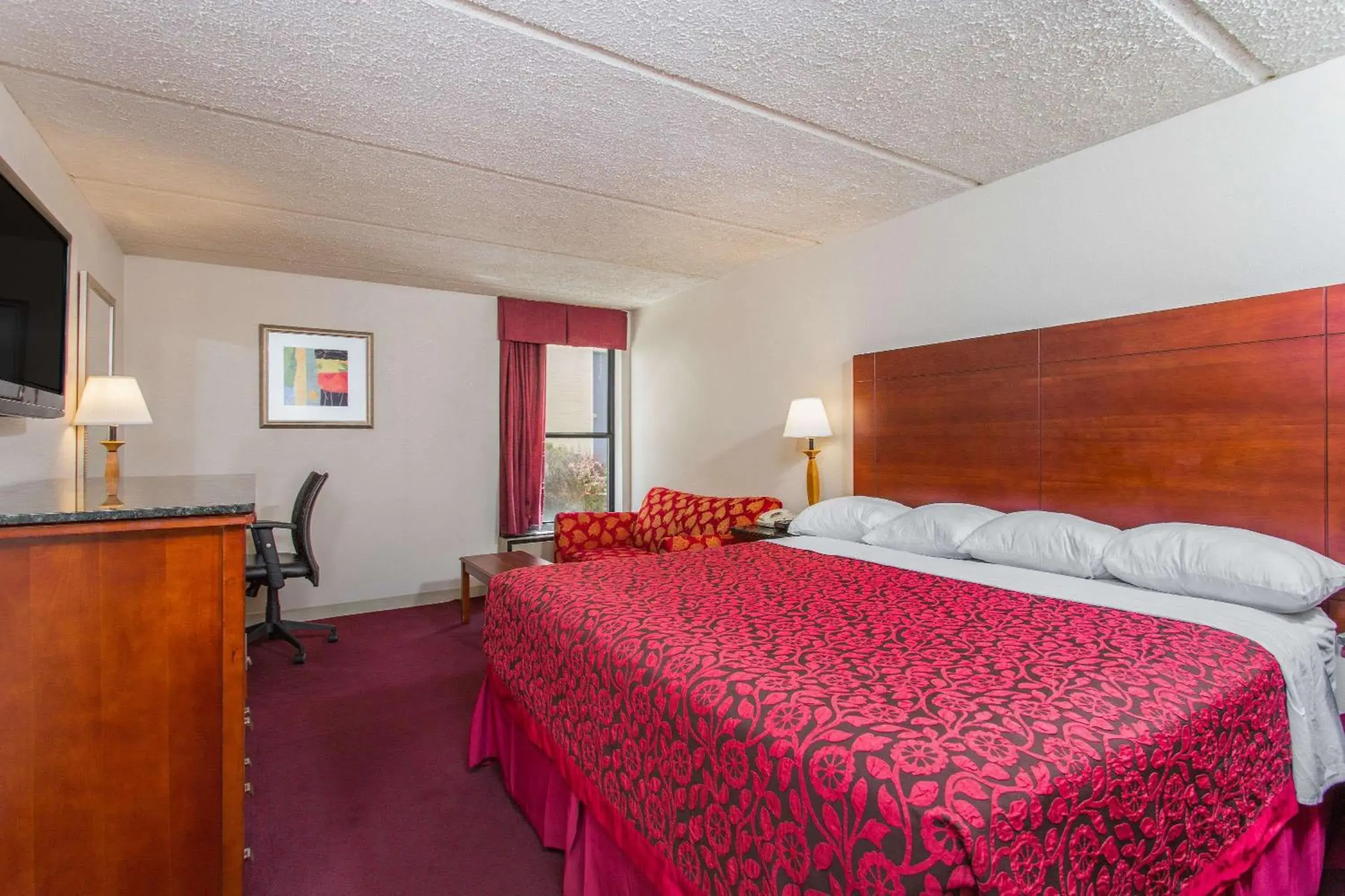 Photo of the whole room, Bed in Days Inn by Wyndham High Point/Archdale