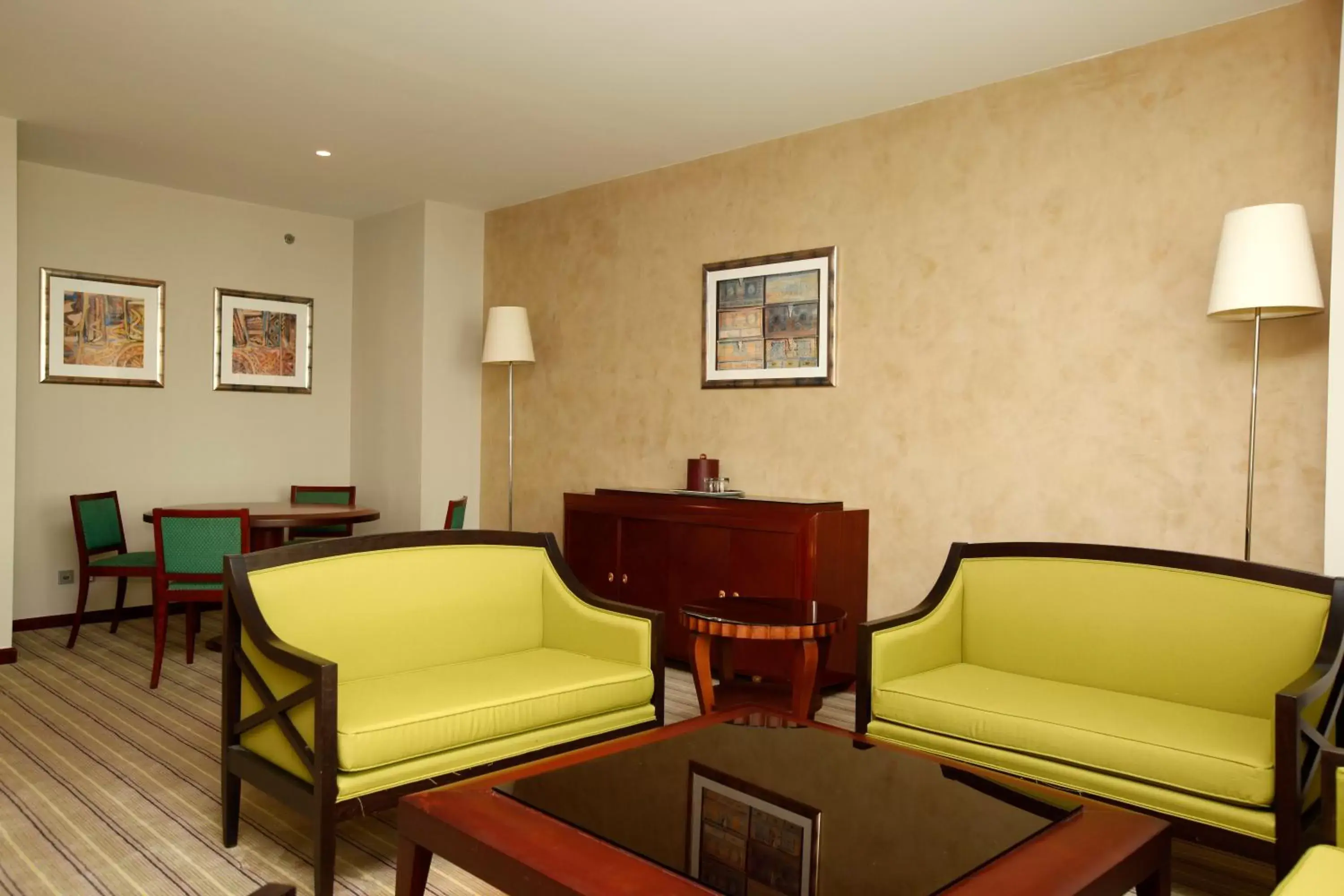 Living room, Seating Area in Holiday Inn Olaya, an IHG Hotel