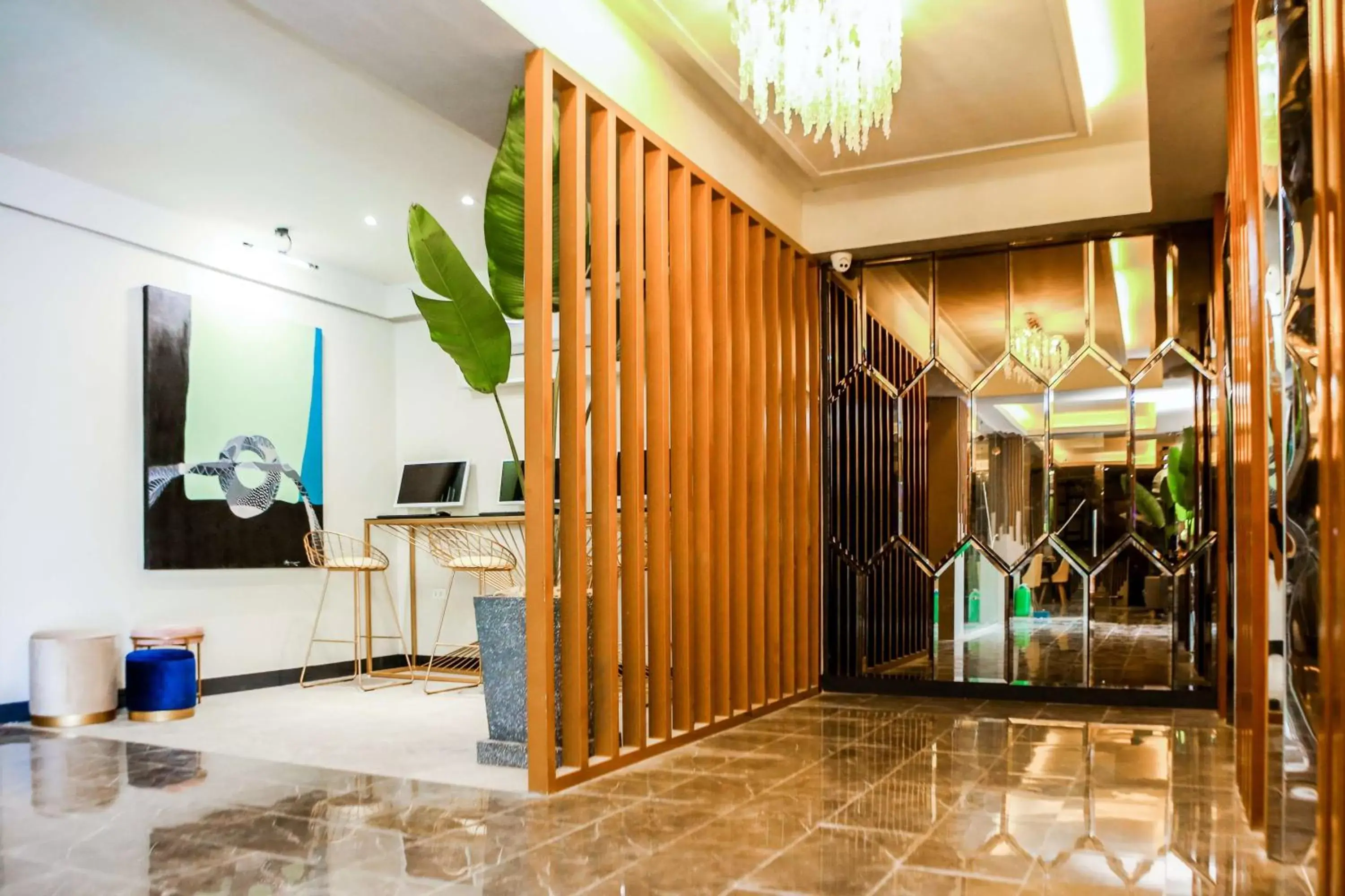 Lobby or reception, Lobby/Reception in SureStay Studio by Best Western Clarkview Angeles City