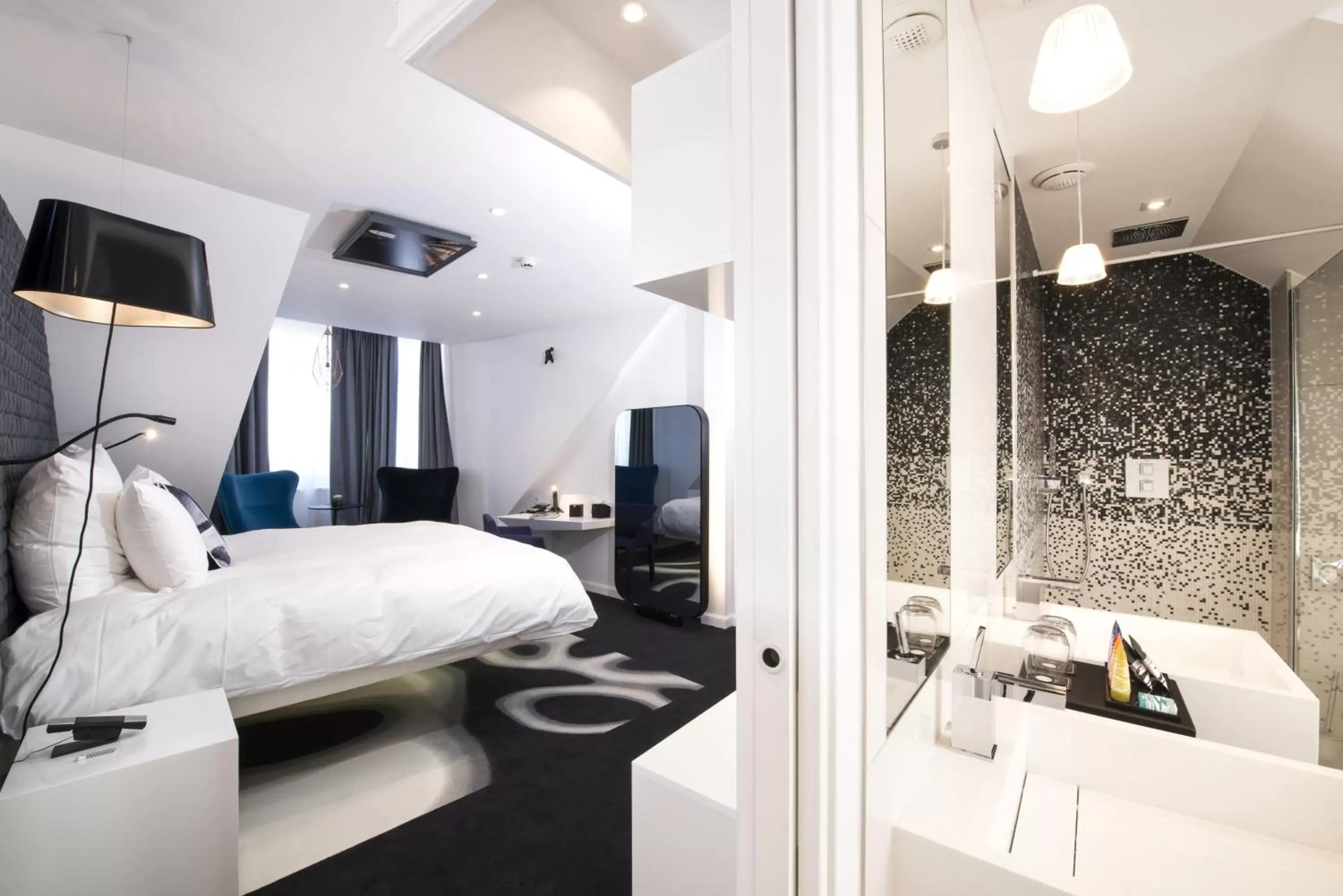Magical Suite with Spa Access in Vertigo Hotel, Dijon, a Member of Design Hotels Magical Suite with Spa Access in Vertigo Hotel, Dijon, a Member of Design Hotels