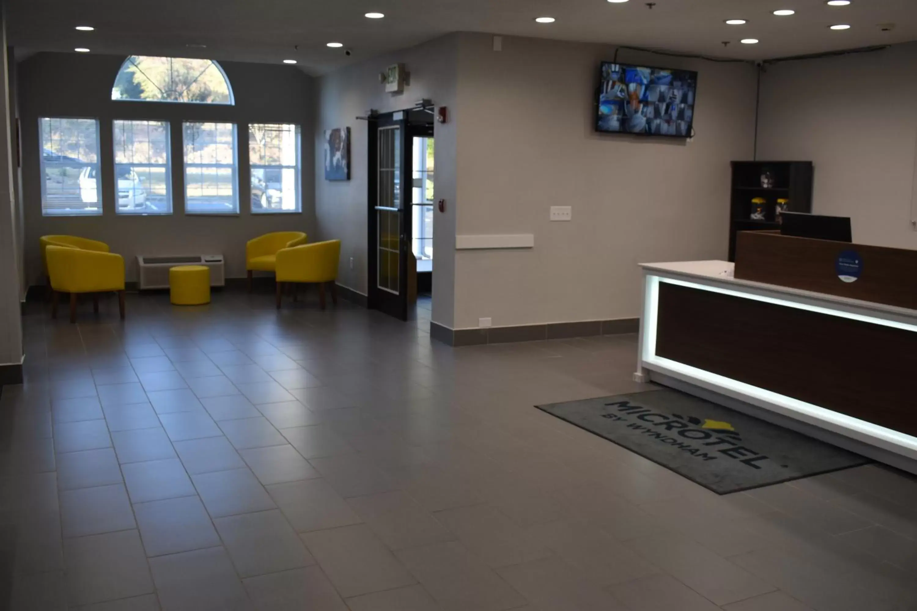 Lobby or reception, Lobby/Reception in Microtel Inn & Suites by Wyndham Stockbridge/Atlanta I-75