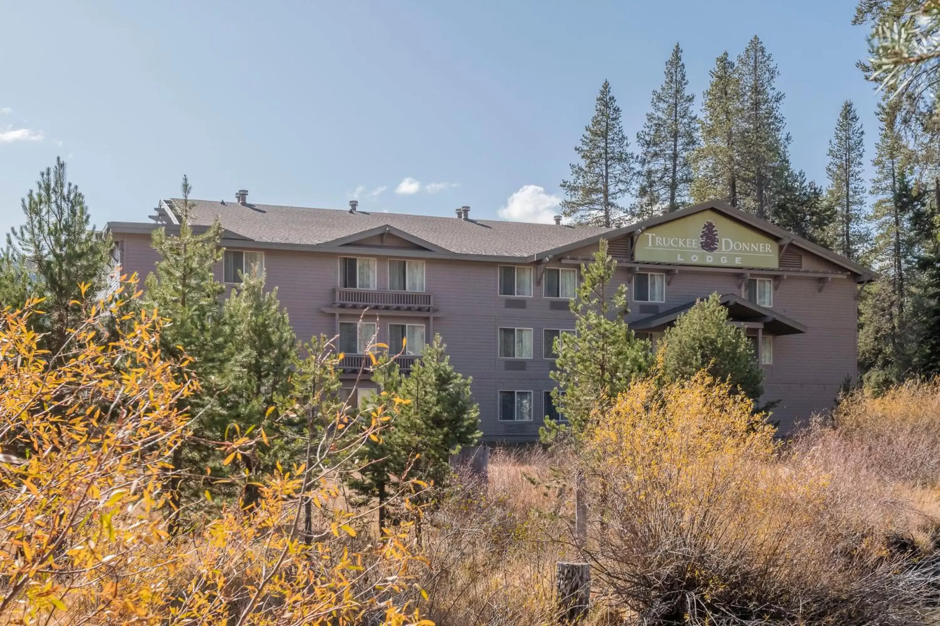 Mountain view, Property Building in Truckee Donner Lodge