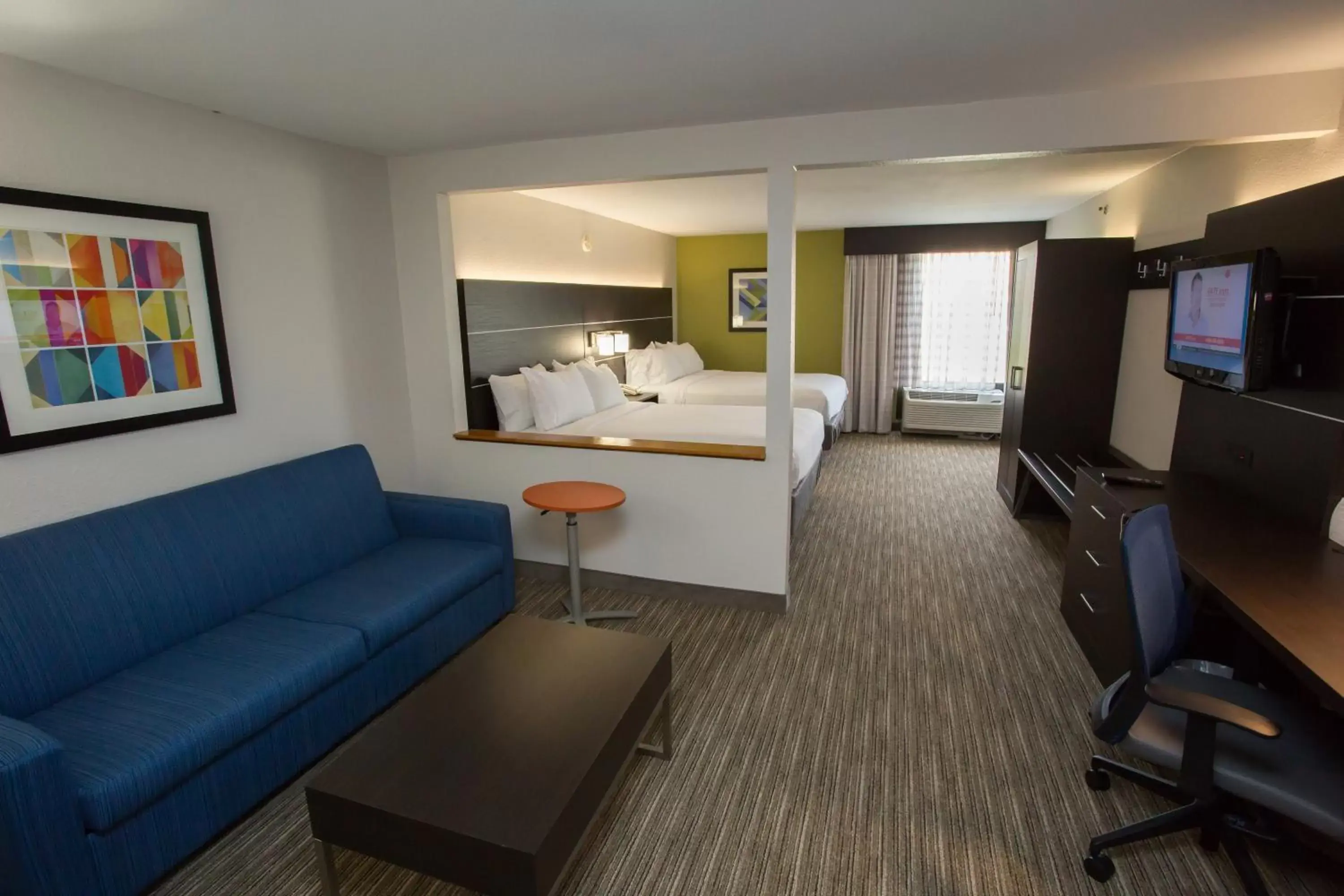 Photo of the whole room, Seating Area in Holiday Inn Express Wilmington, an IHG Hotel