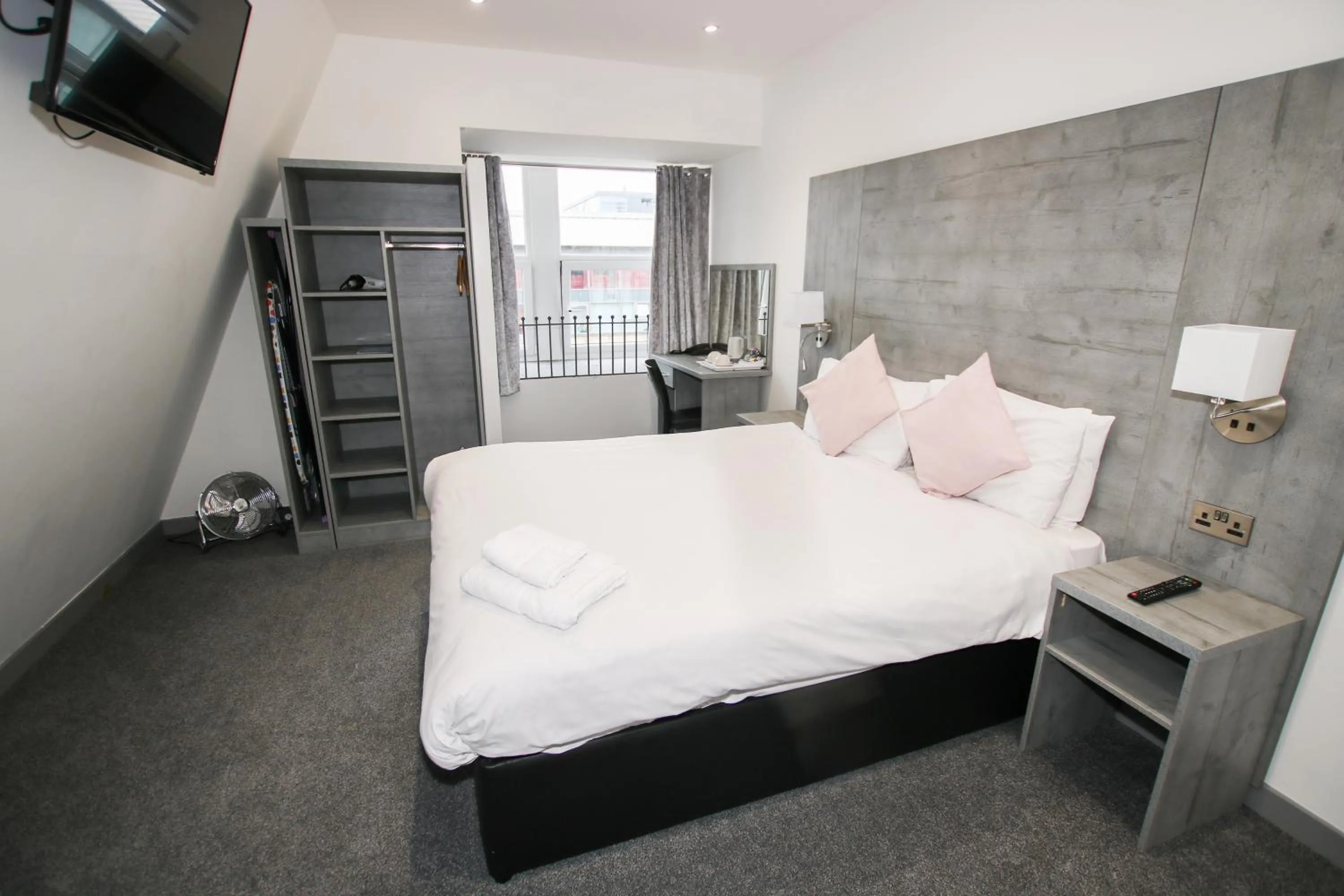 Bed in Brunswick Merchant City Hotel