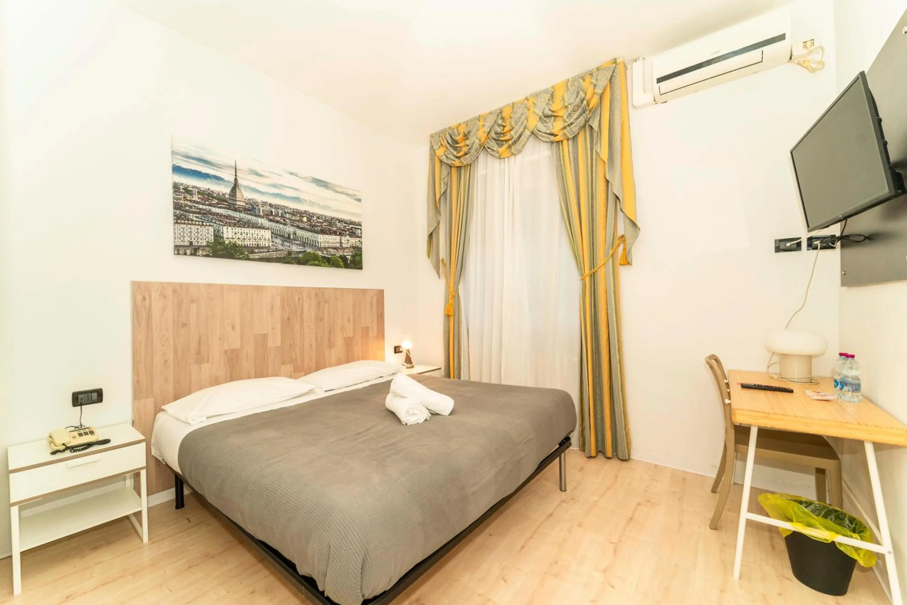 Bed in Hotel Cristallo Torino