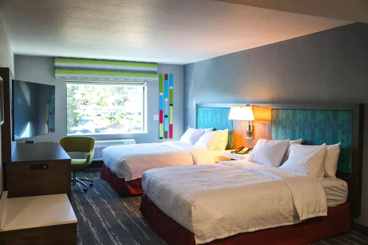 Bed in Hampton Inn Lead