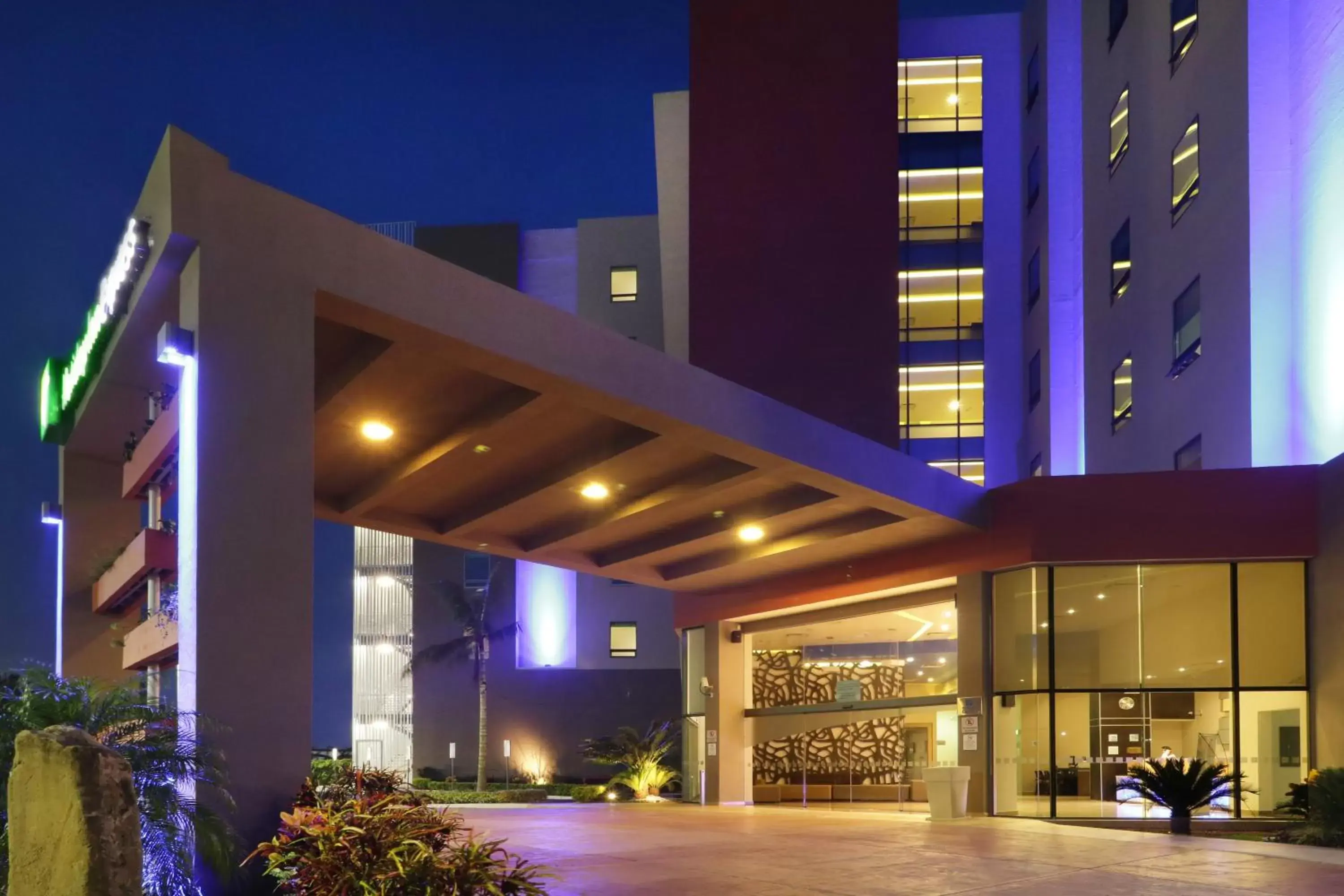 Property Building in Holiday Inn Express - Tuxpan, an IHG Hotel