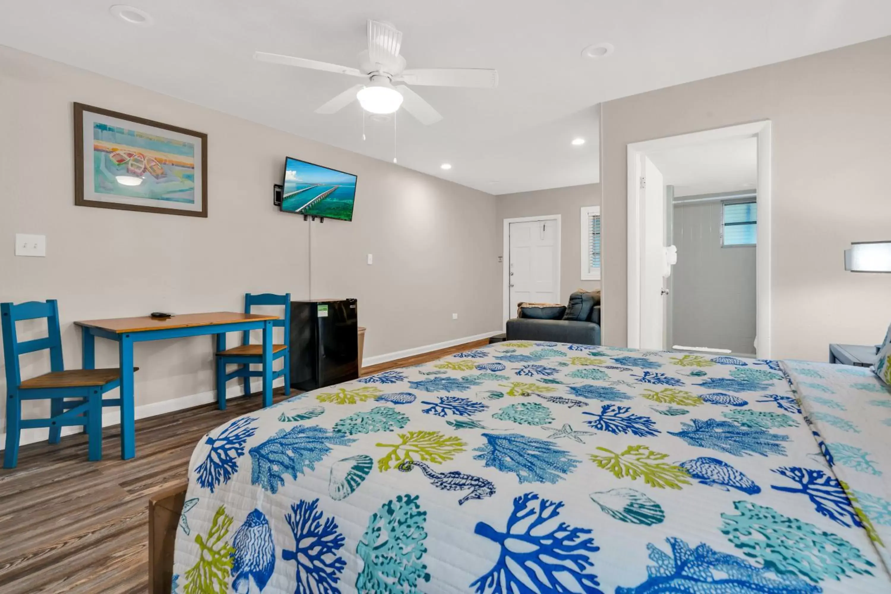 Photo of the whole room, Bed in Coconut Cay Resort