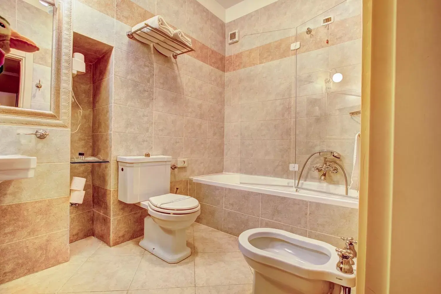 Bathroom in Hotel La Locanda