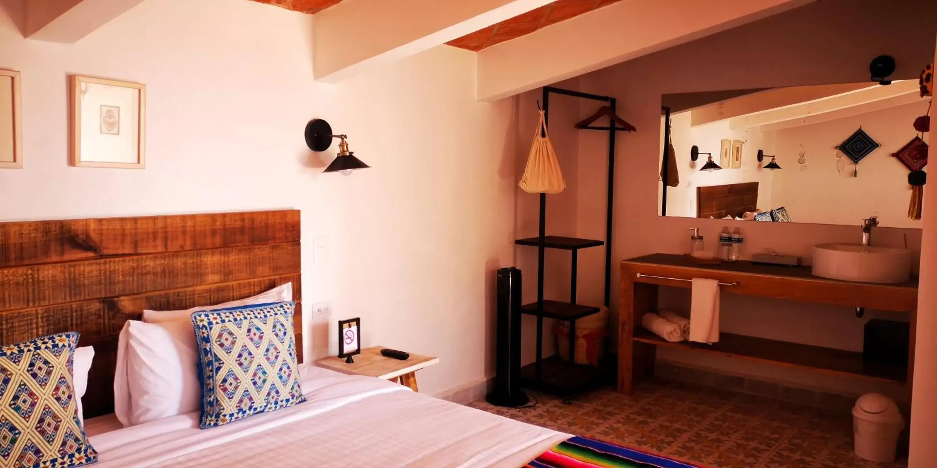 Photo of the whole room, Bed in Santa Josefita B&B