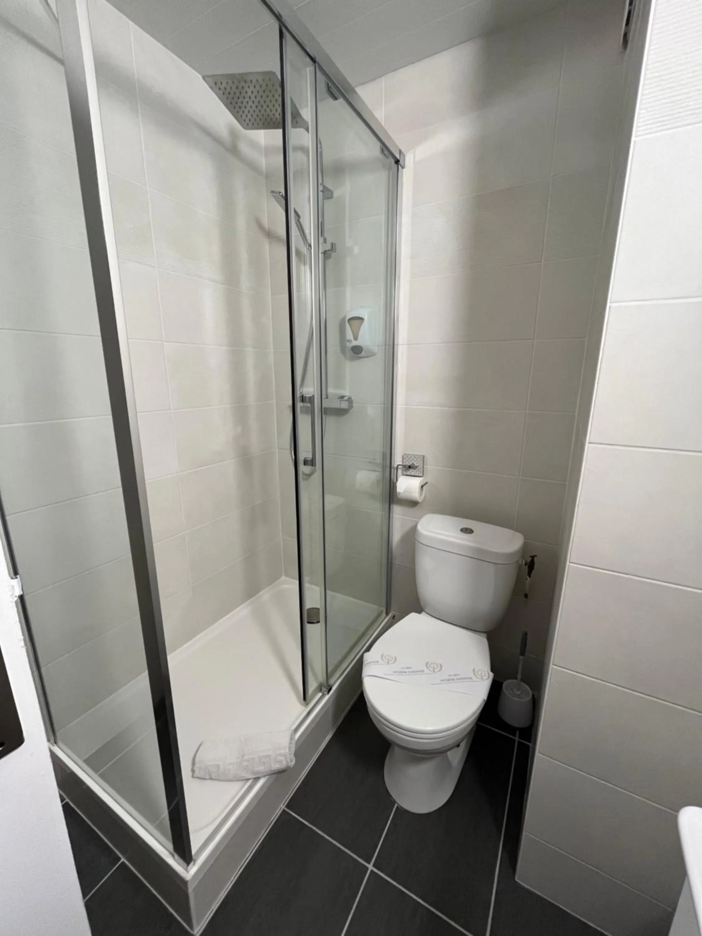 Bathroom in Hôtel Agena