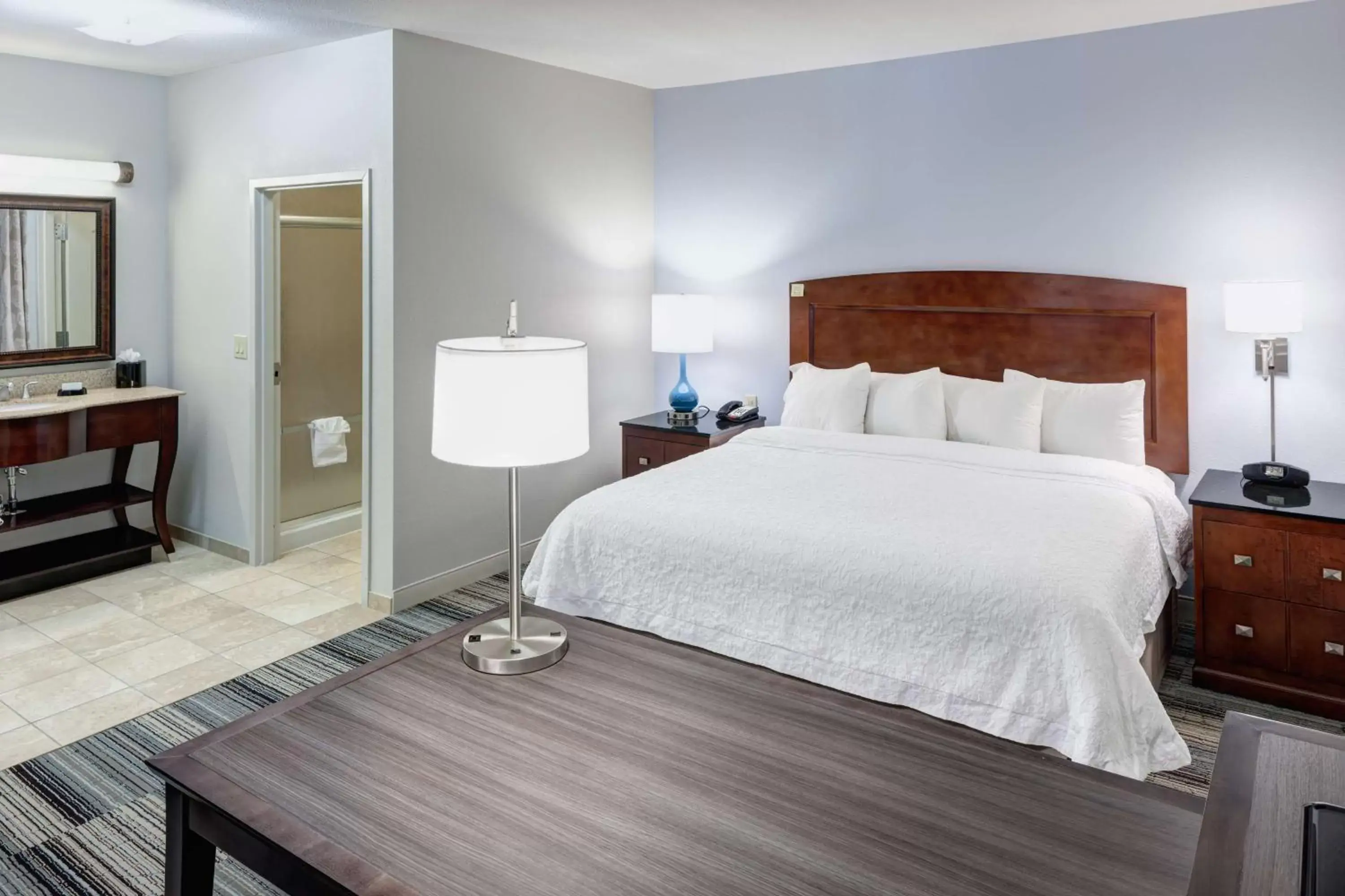 Bed in Hampton Inn & Suites Ft. Worth-Burleson