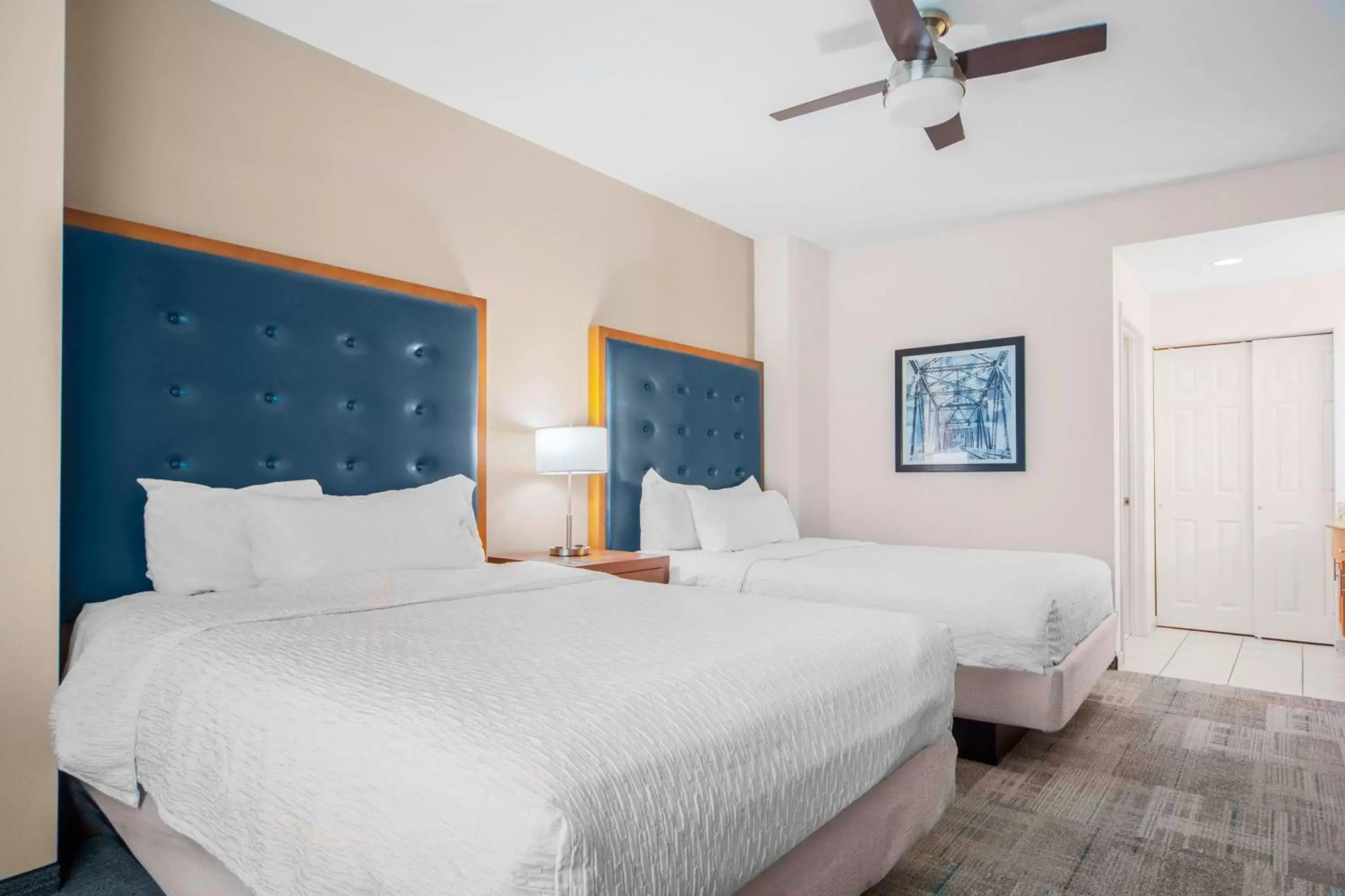 Bed in Homewood Suites by Hilton St. Louis - Galleria