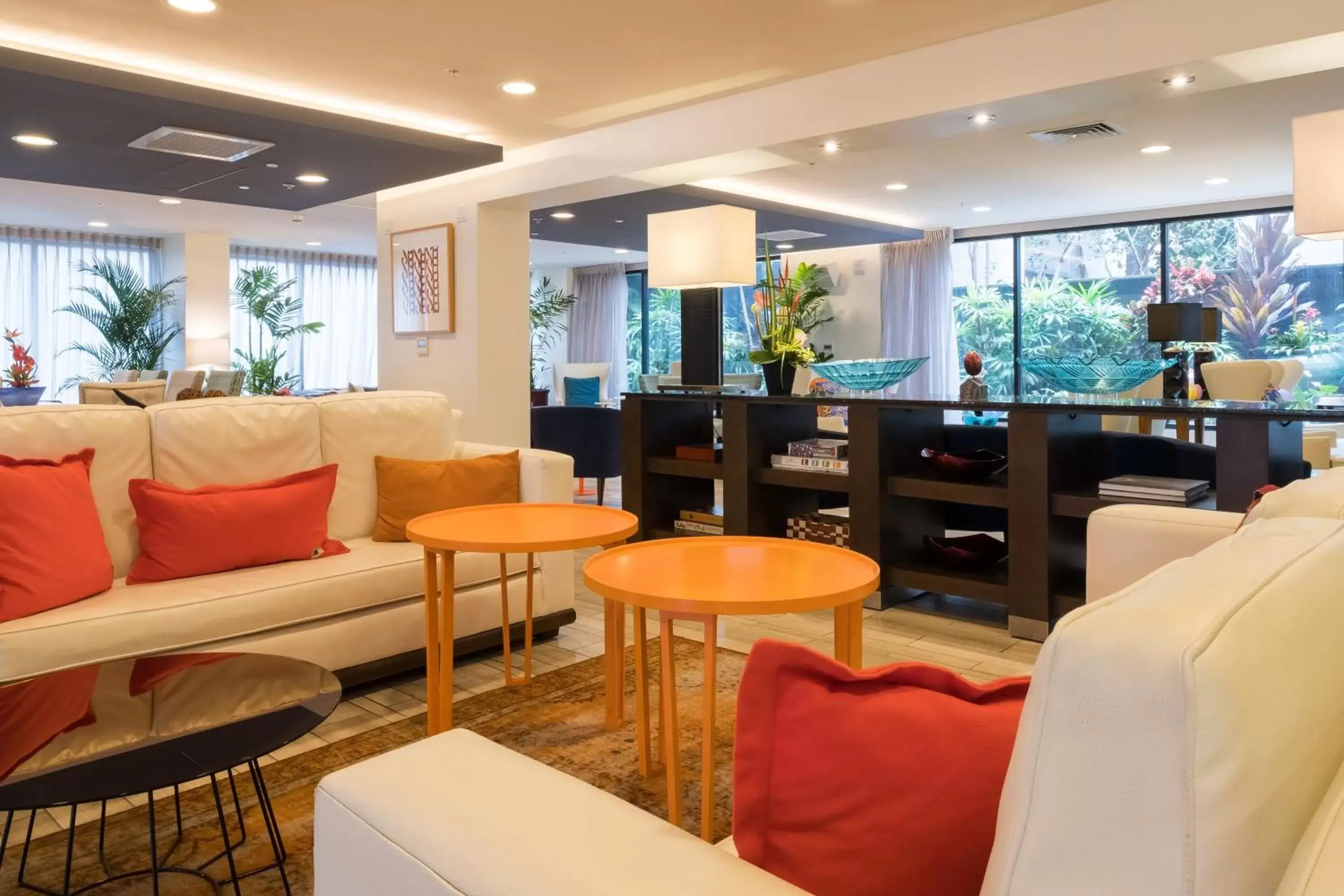 Lobby or reception, Lounge/Bar in VIVE Hotel Waikiki