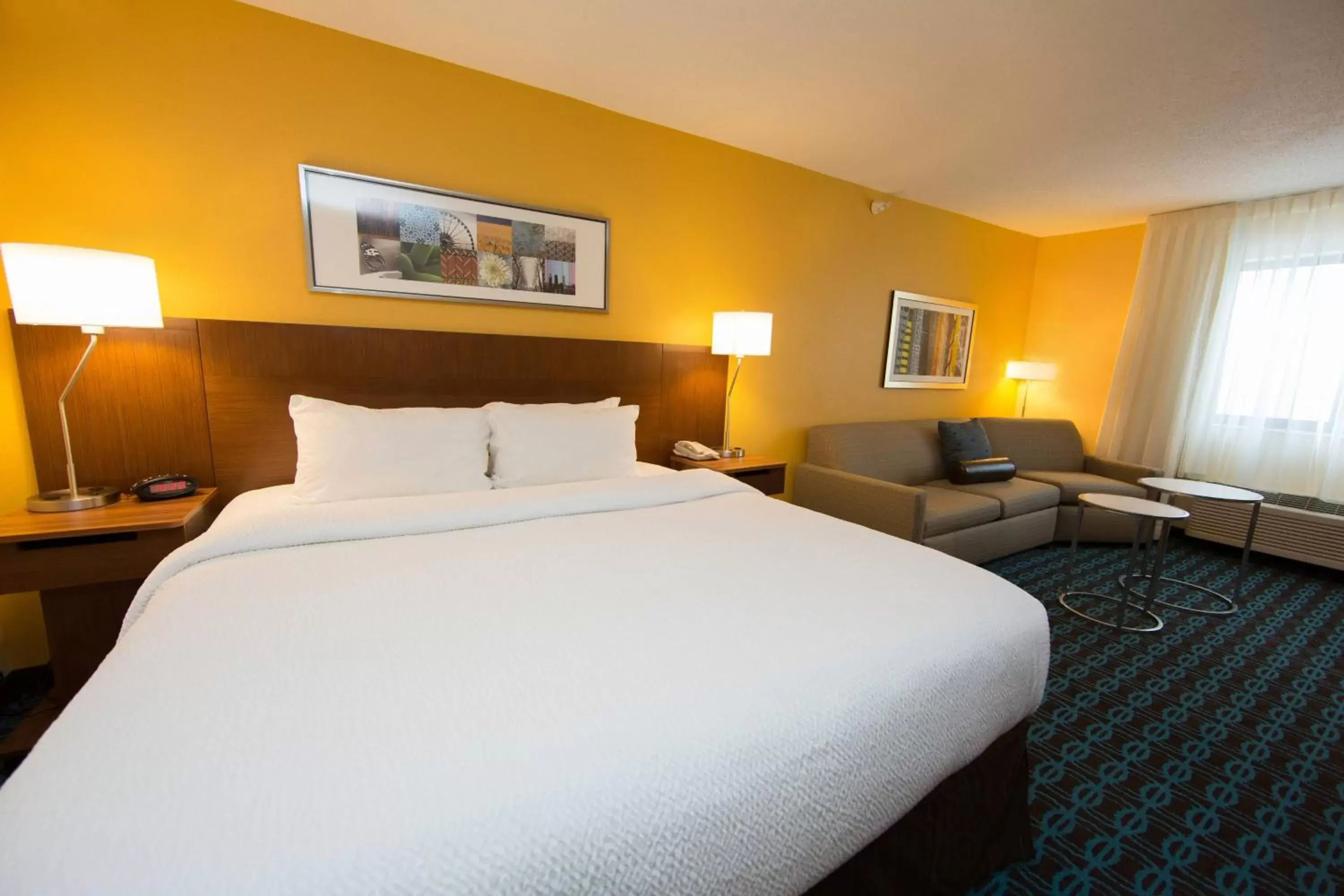Photo of the whole room, Bed in Fairfield Inn & Suites Burlington