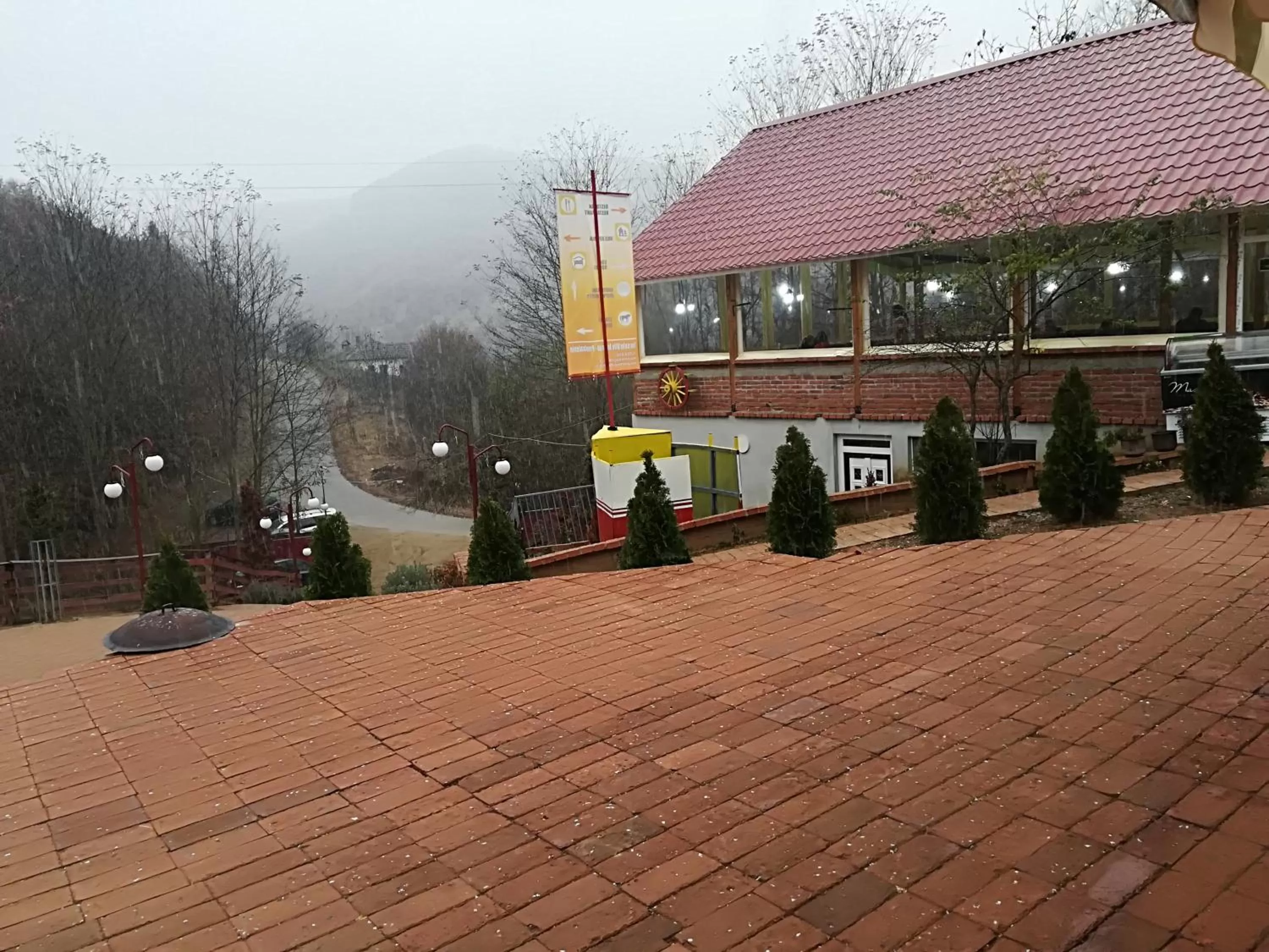 Patio in Etno selo Vile Jefimija, selo Preobrazenje, Vranje