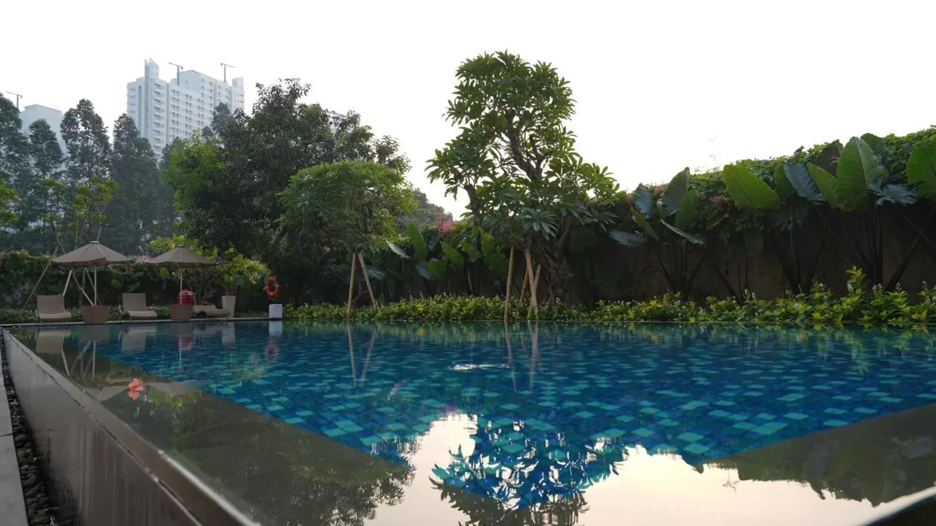 Swimming Pool in Veranda Serviced Residence Puri