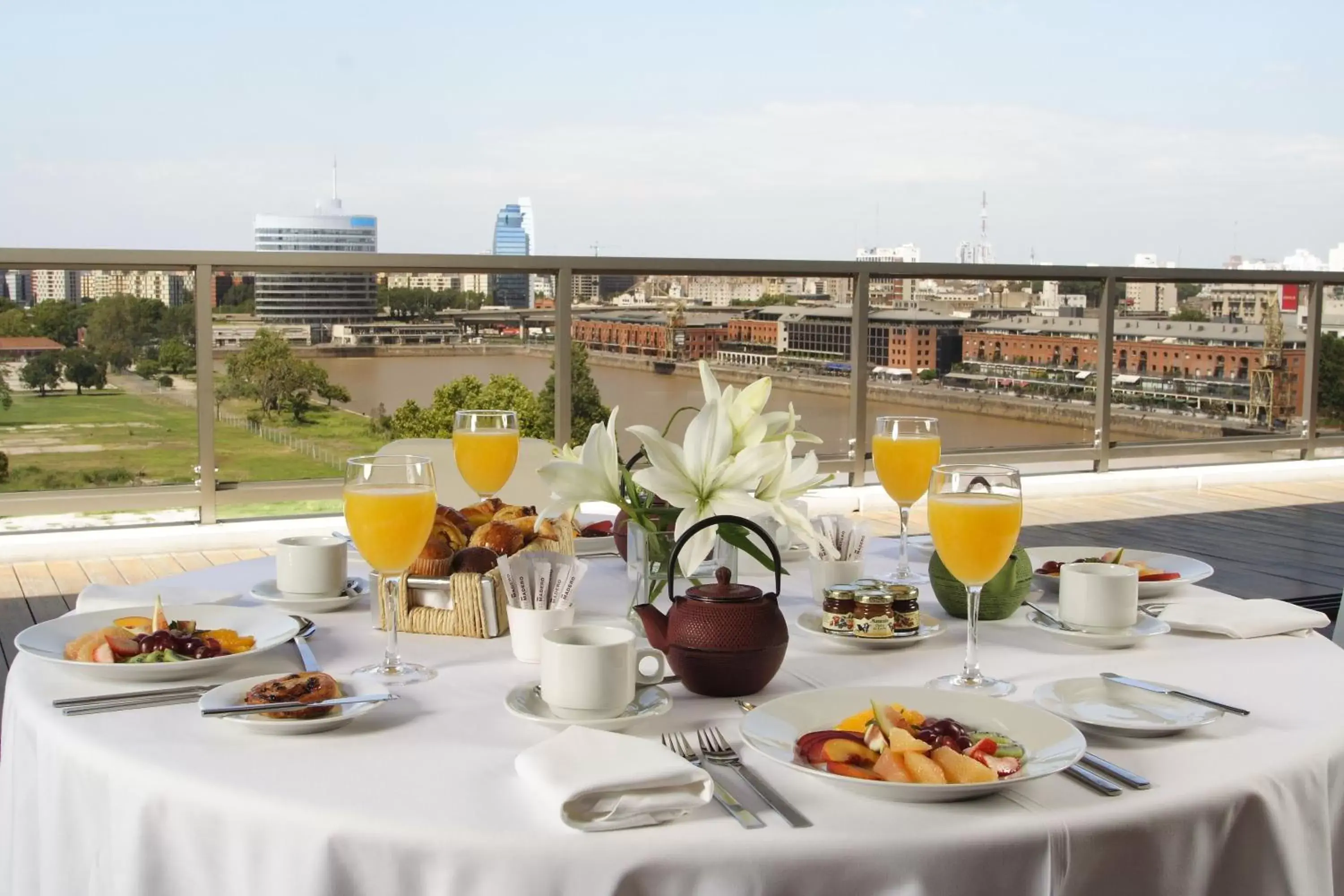 Balcony/Terrace, Breakfast in Hotel Madero Buenos Aires