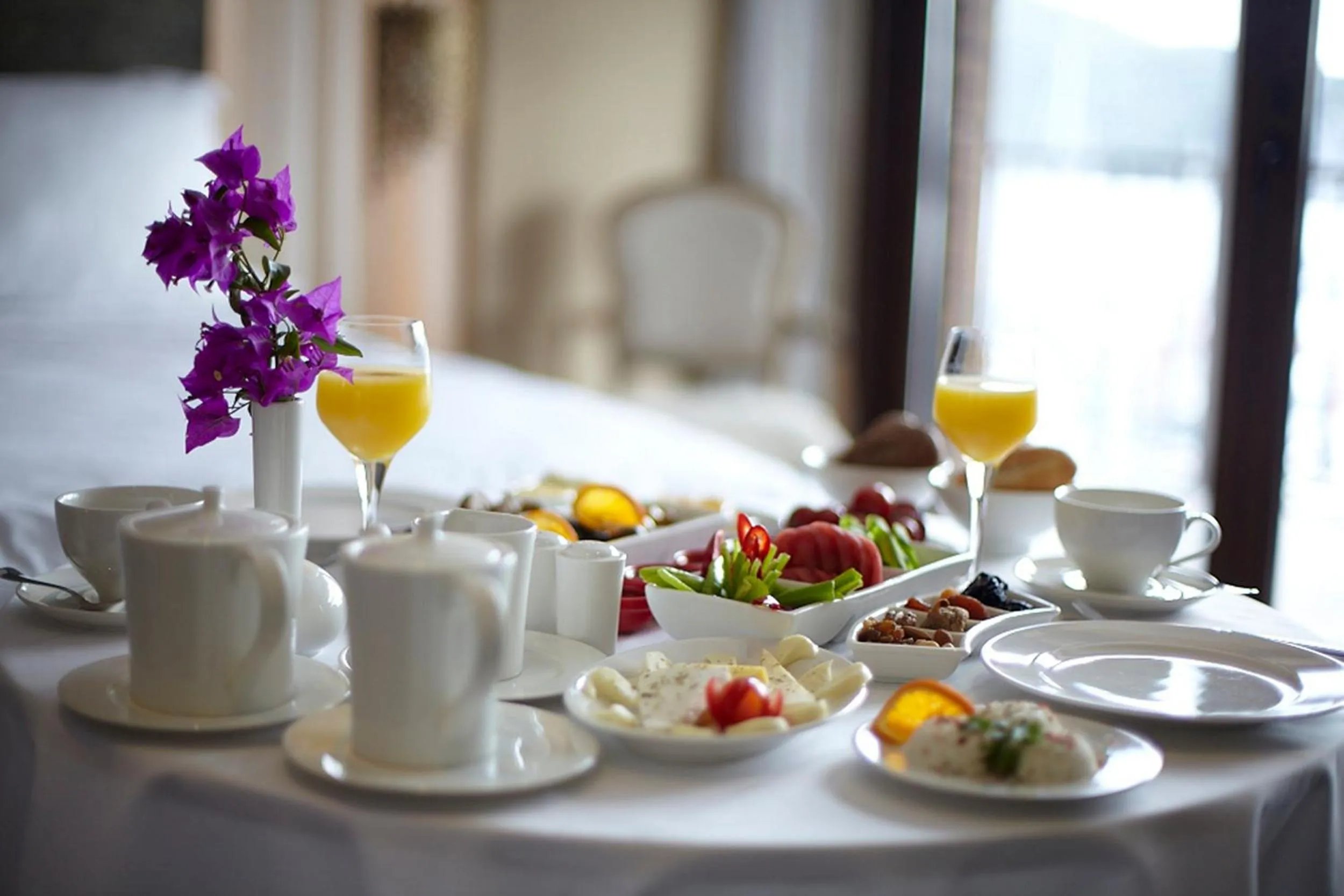 Restaurant/places to eat in Marti Hemithea Hotel