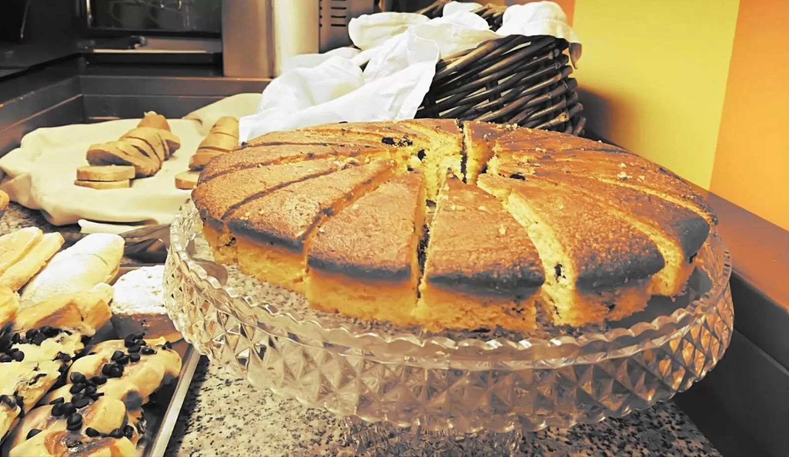 Restaurant/places to eat in Hotel La Luna