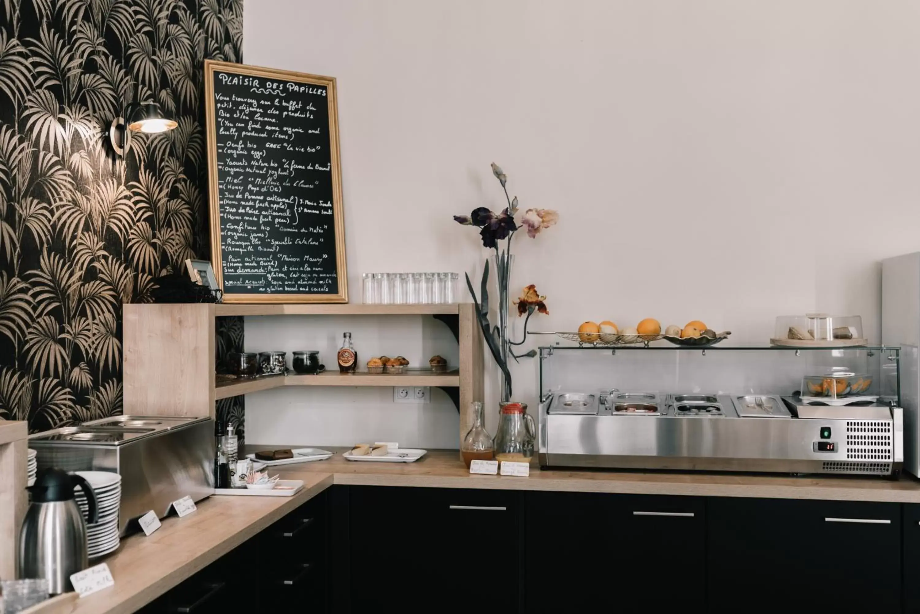 Food, Kitchen/Kitchenette in Hôtel La Résidence