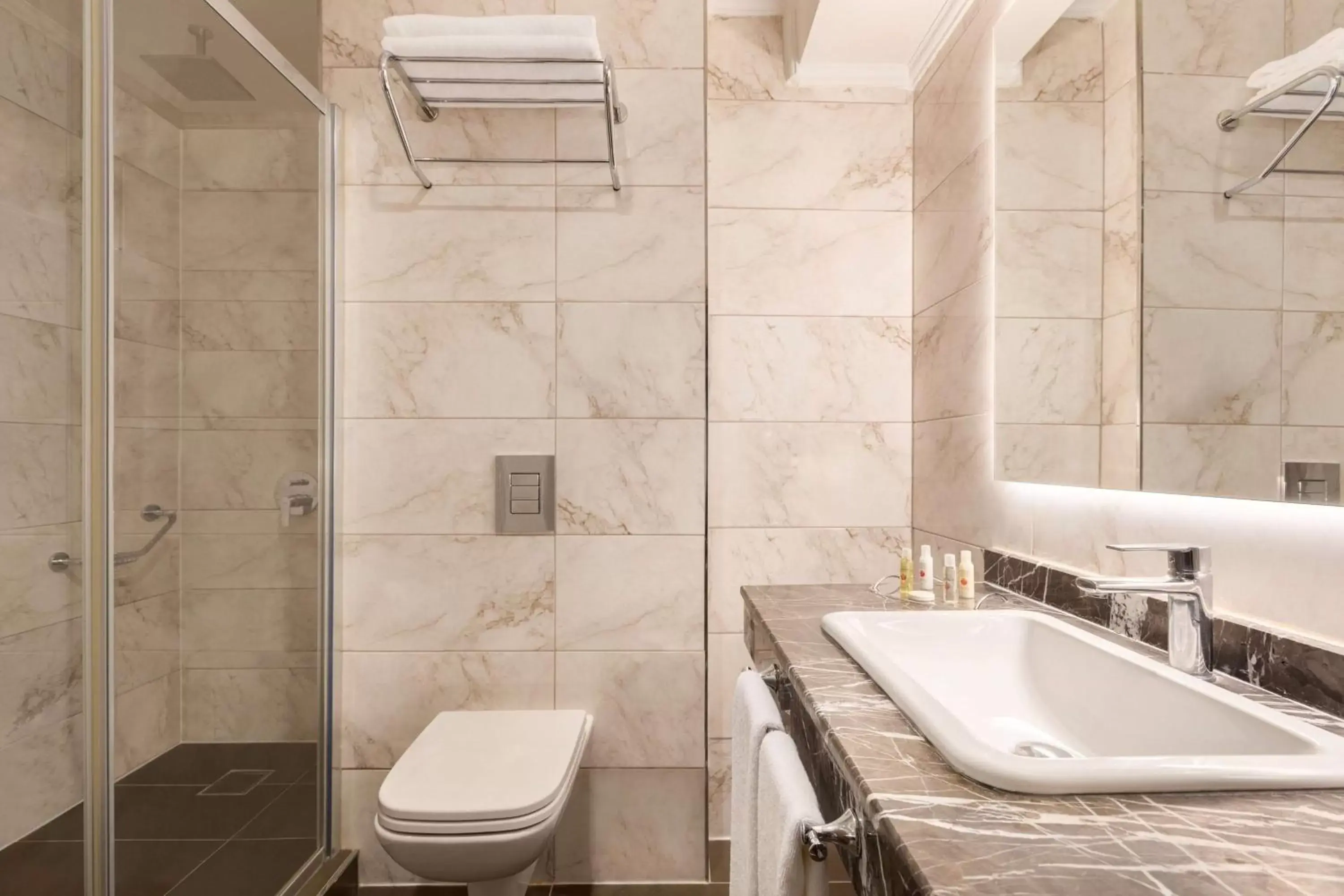 TV and multimedia, Bathroom in TRYP By Wyndham Istanbul Sisli Hotel