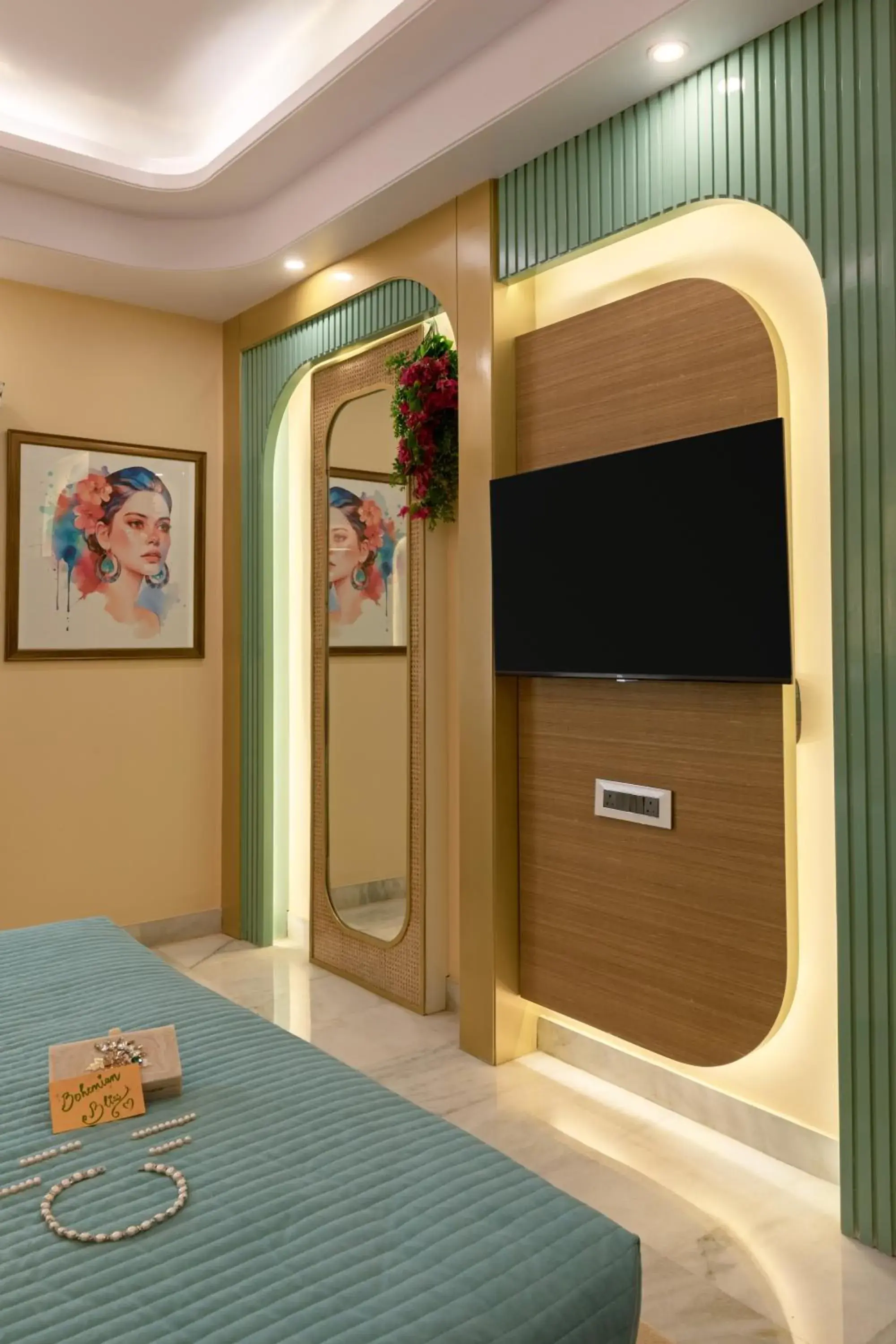 TV/Entertainment Center in Hotel Sarang Palace