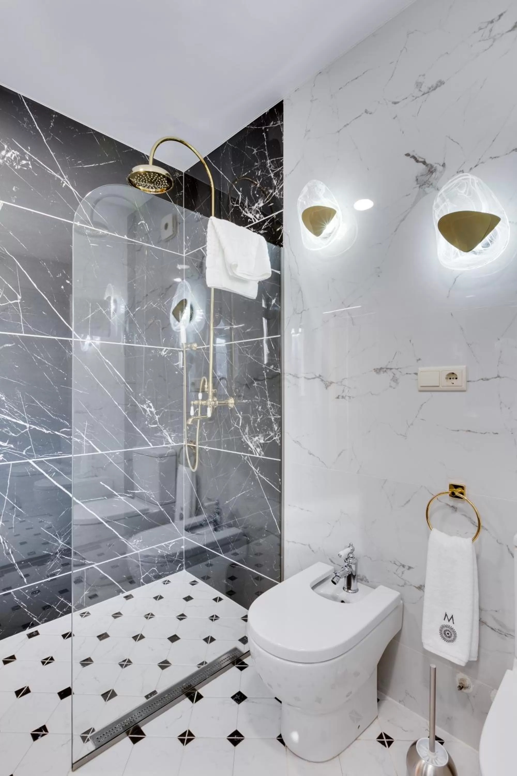 Shower in Mukhrantubani Boutique Hotel