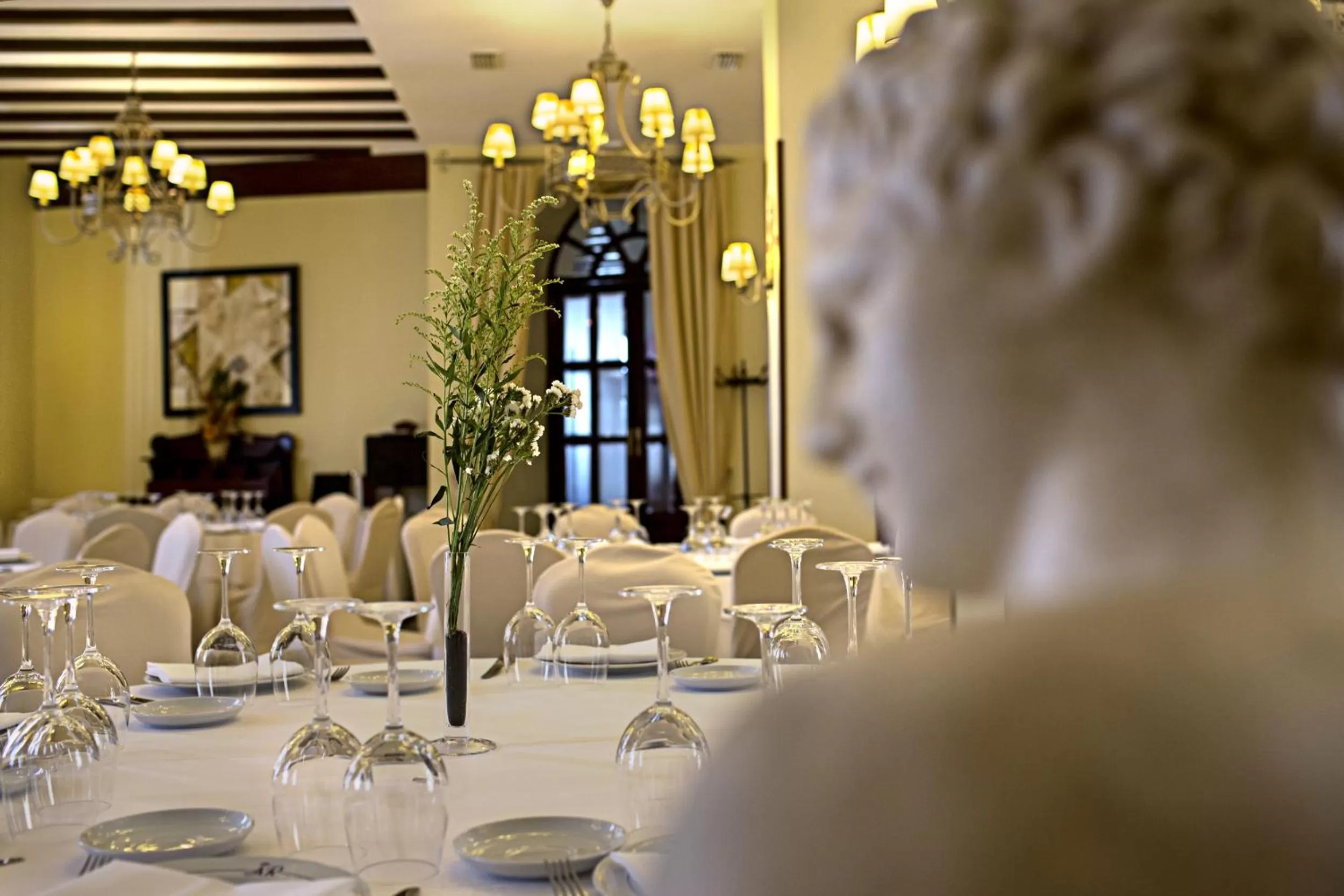 Restaurant/places to eat in Hotel Alcázar de la Reina