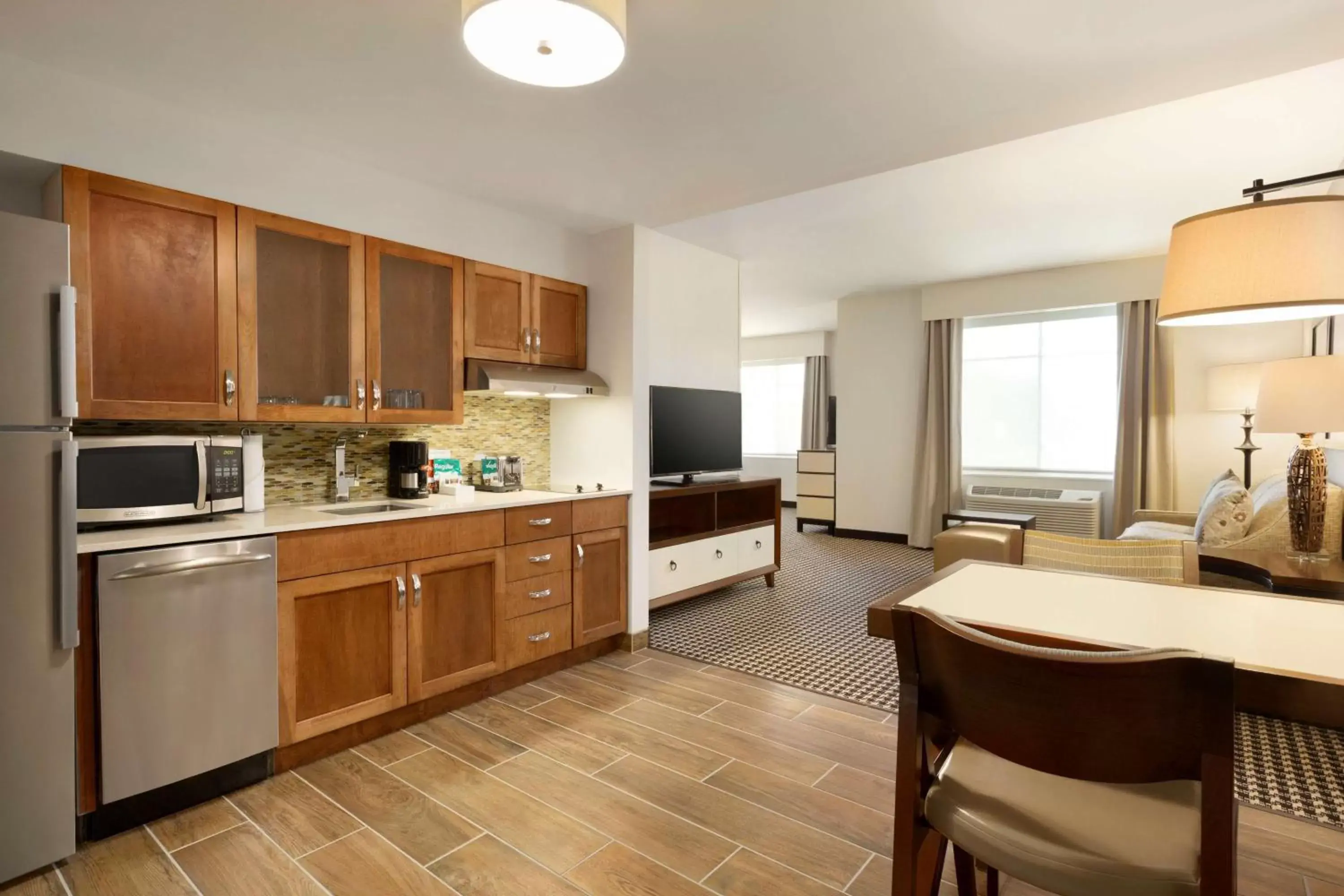Bedroom, Kitchen/Kitchenette in Homewood Suites By Hilton Augusta