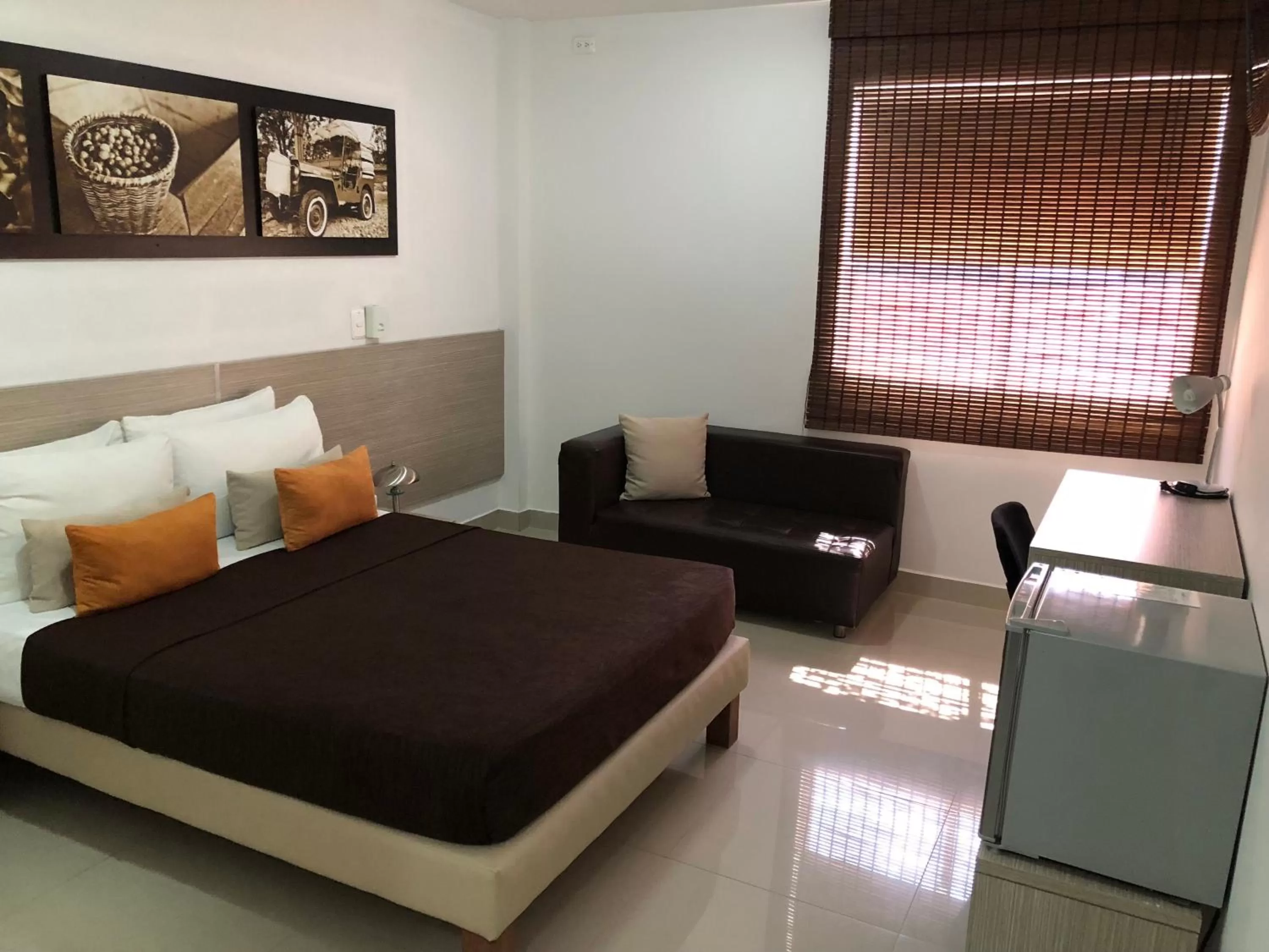 Shower, Bed in Hotel Condina Pereira