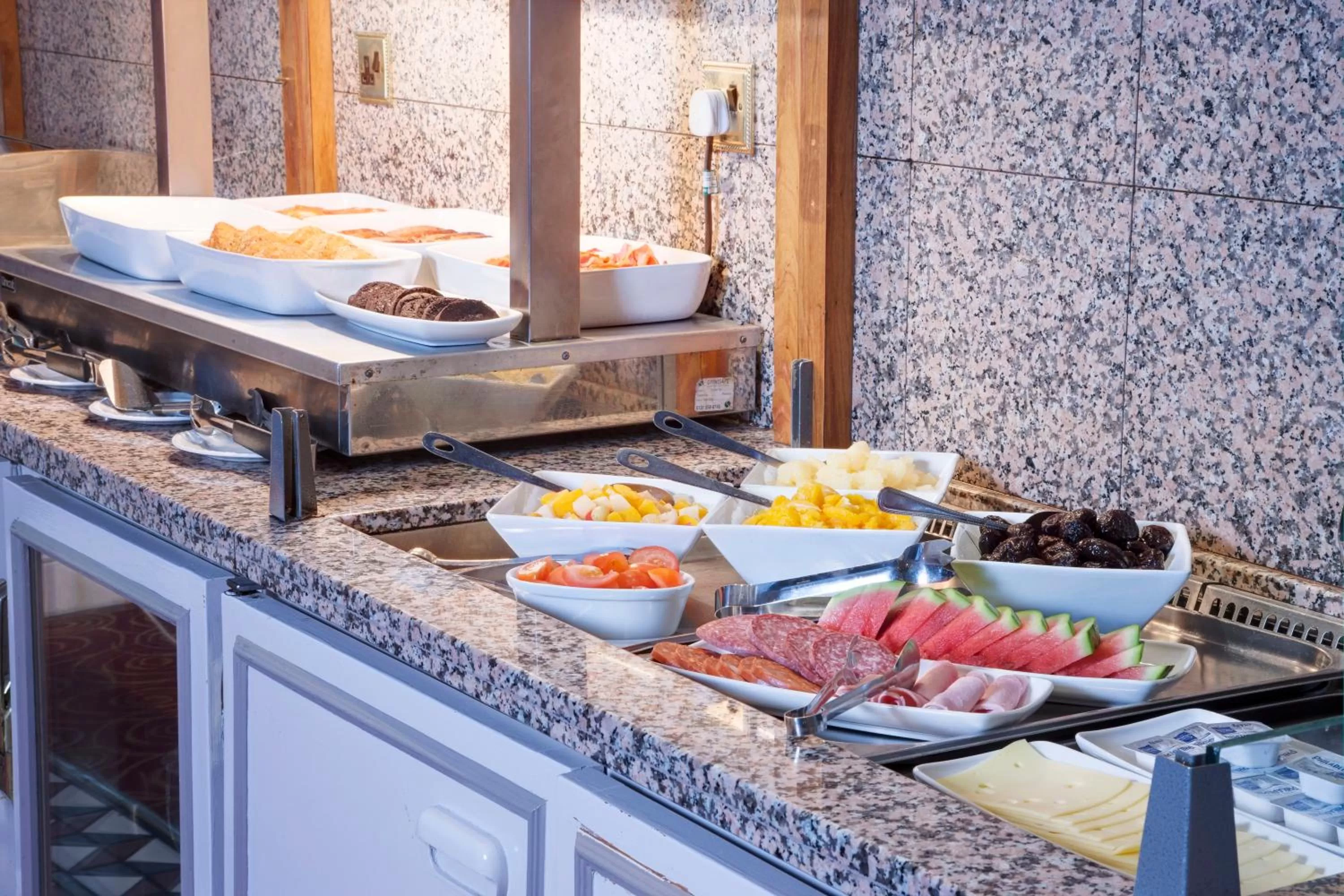 Food and drinks in Holiday Inn Leamington Spa - Warwick by IHG