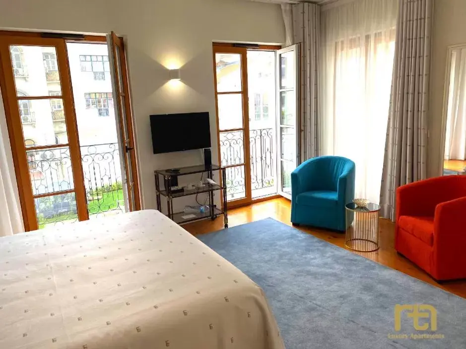 TV/Entertainment Center in TM Luxury Apartments Lisbon