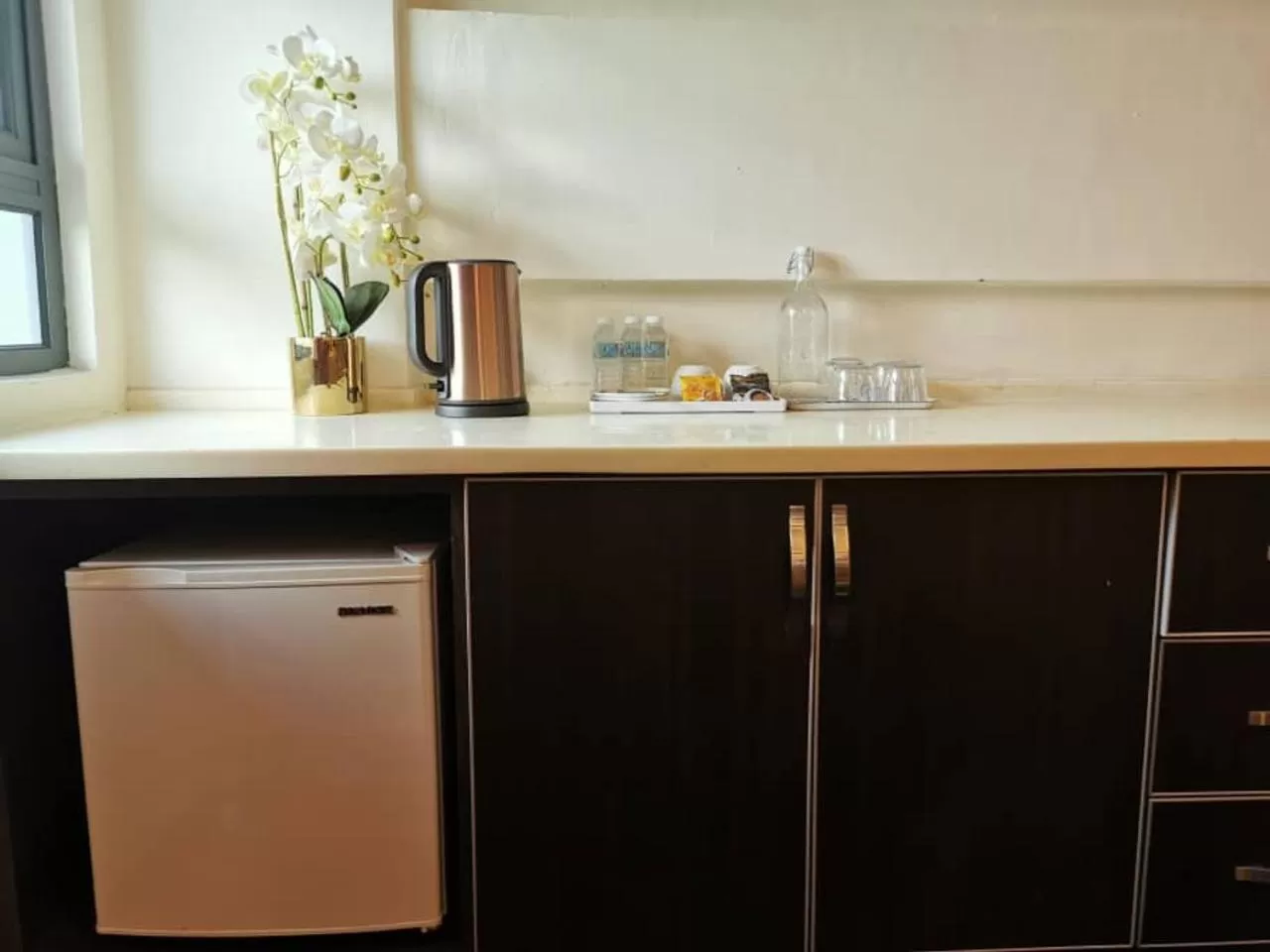 Coffee/tea facilities in Melang Inn