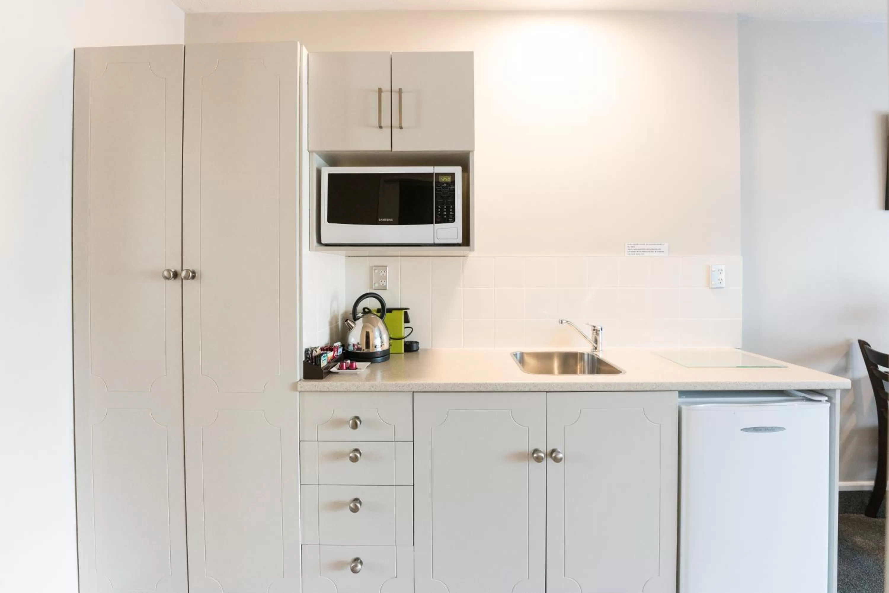 Kitchen or kitchenette in Strathern Motor Lodge