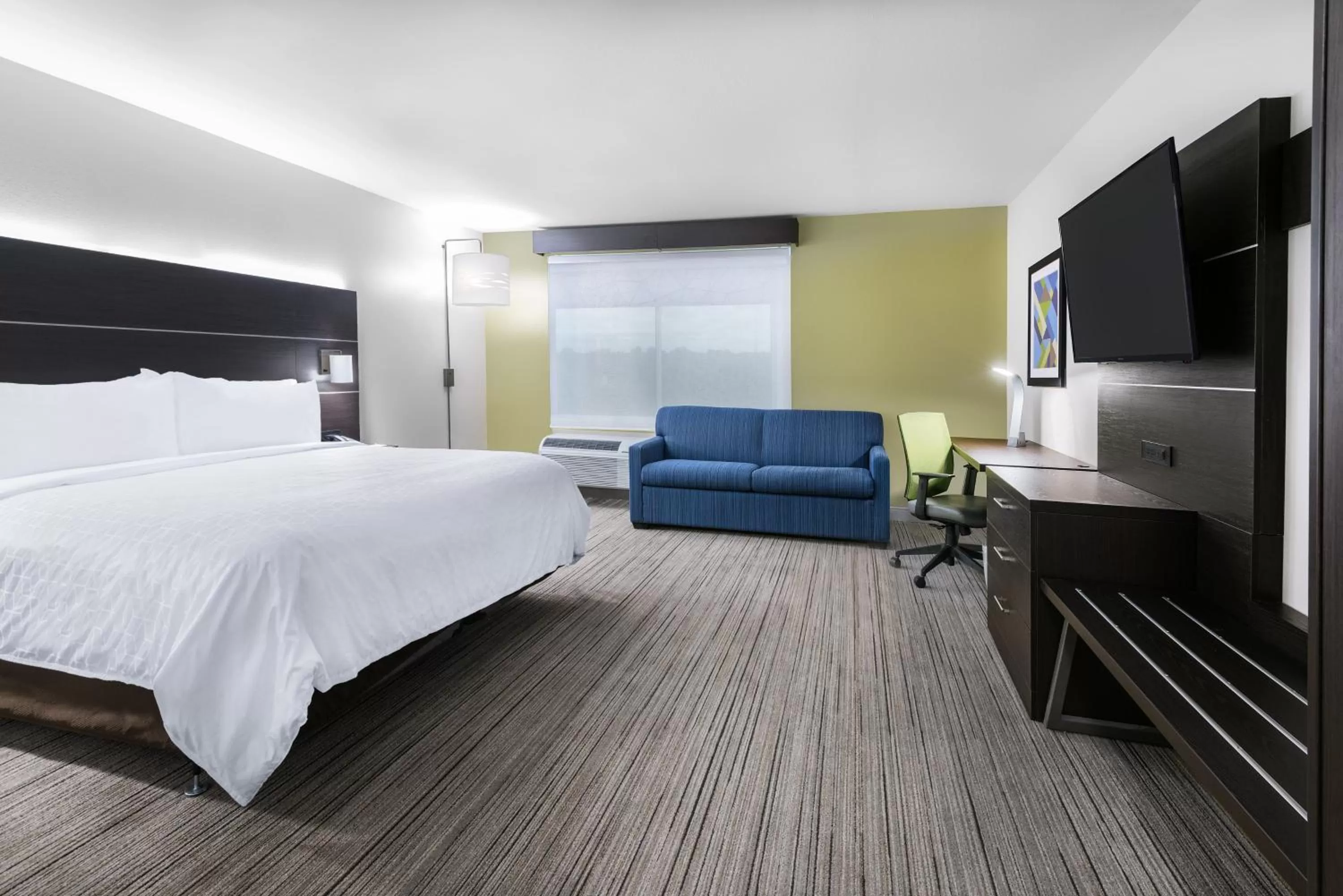 Photo of the whole room, Bed in Holiday Inn Express & Suites- Sugar Land SE - Missouri City by IHG