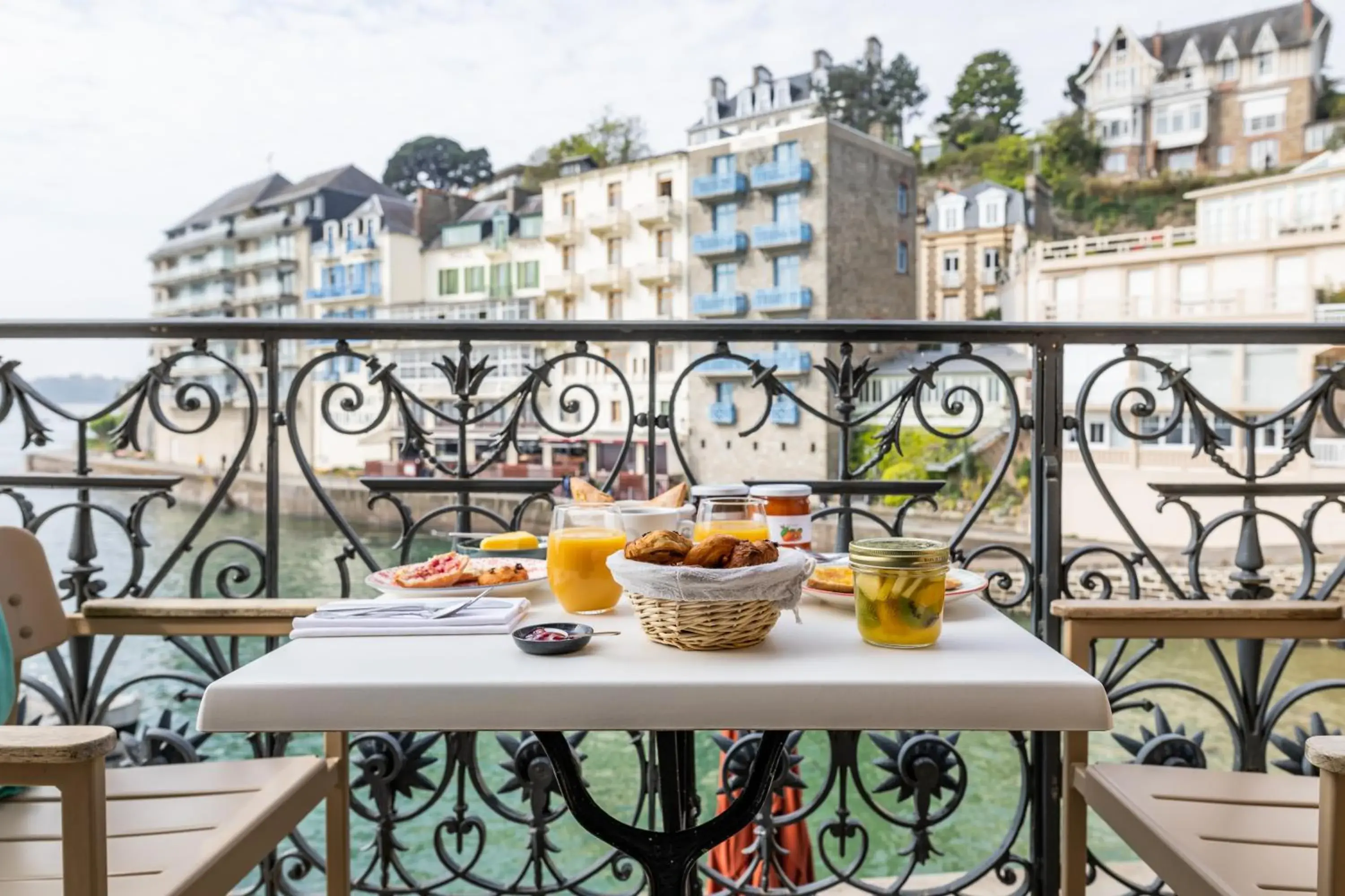 Balcony/Terrace in Hôtel De La Vallée