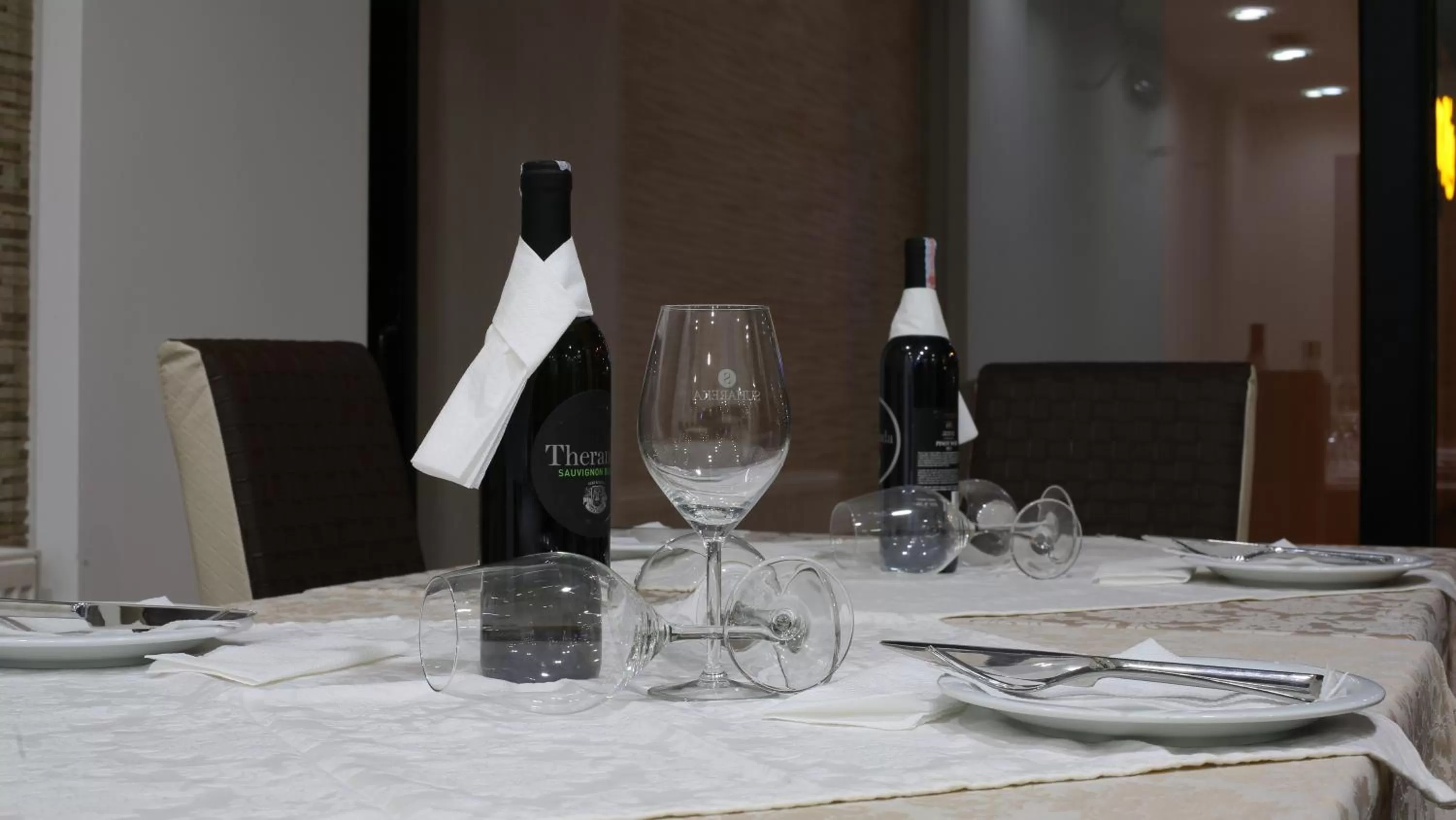 Restaurant/places to eat in Hotel Rio