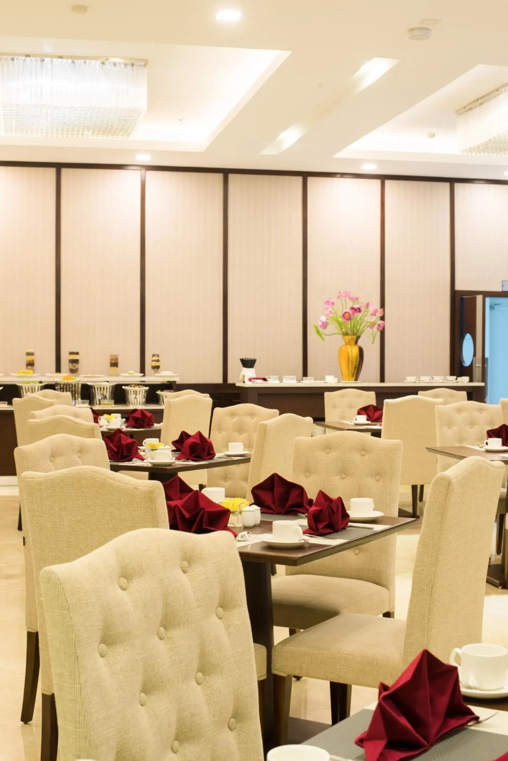 Restaurant/places to eat, Banquet Facilities in Muong Thanh Hanoi Centre Hotel