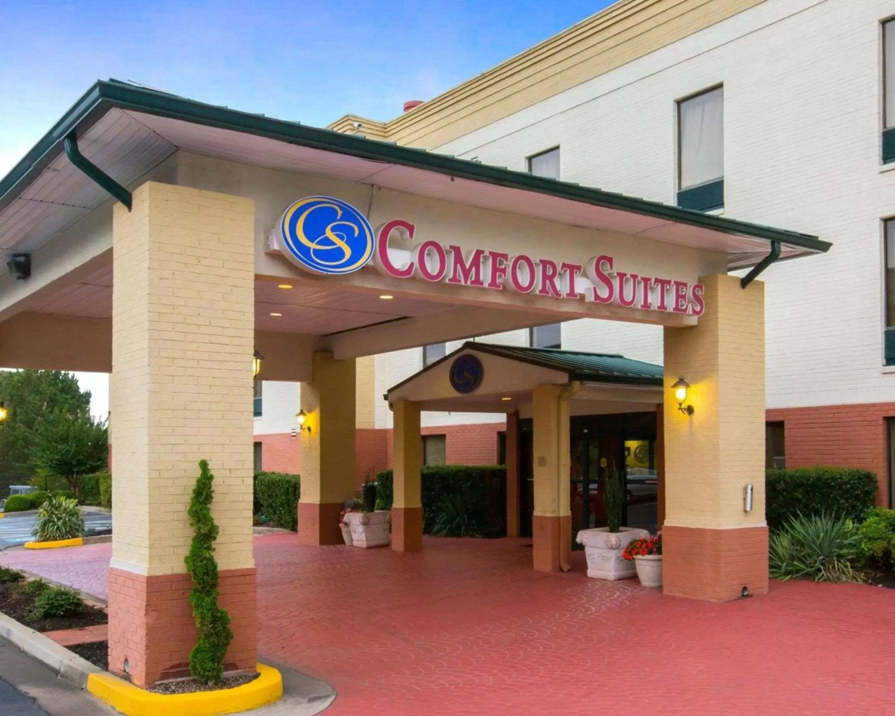 Property building in Comfort Suites Cumming-Atlanta near Northside Hospital Forsyth