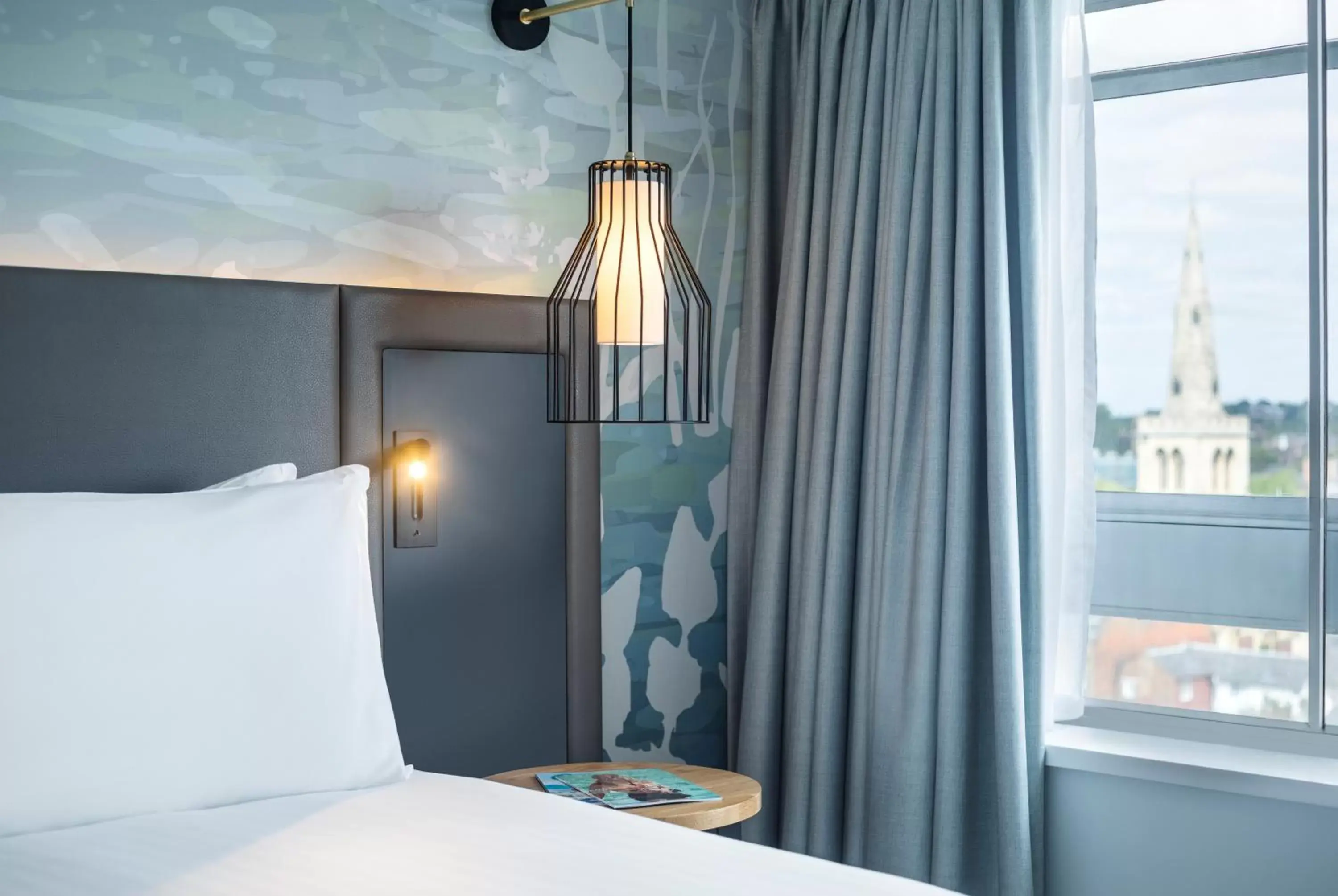Bedroom, Bed in Mercure Bedford Centre Hotel