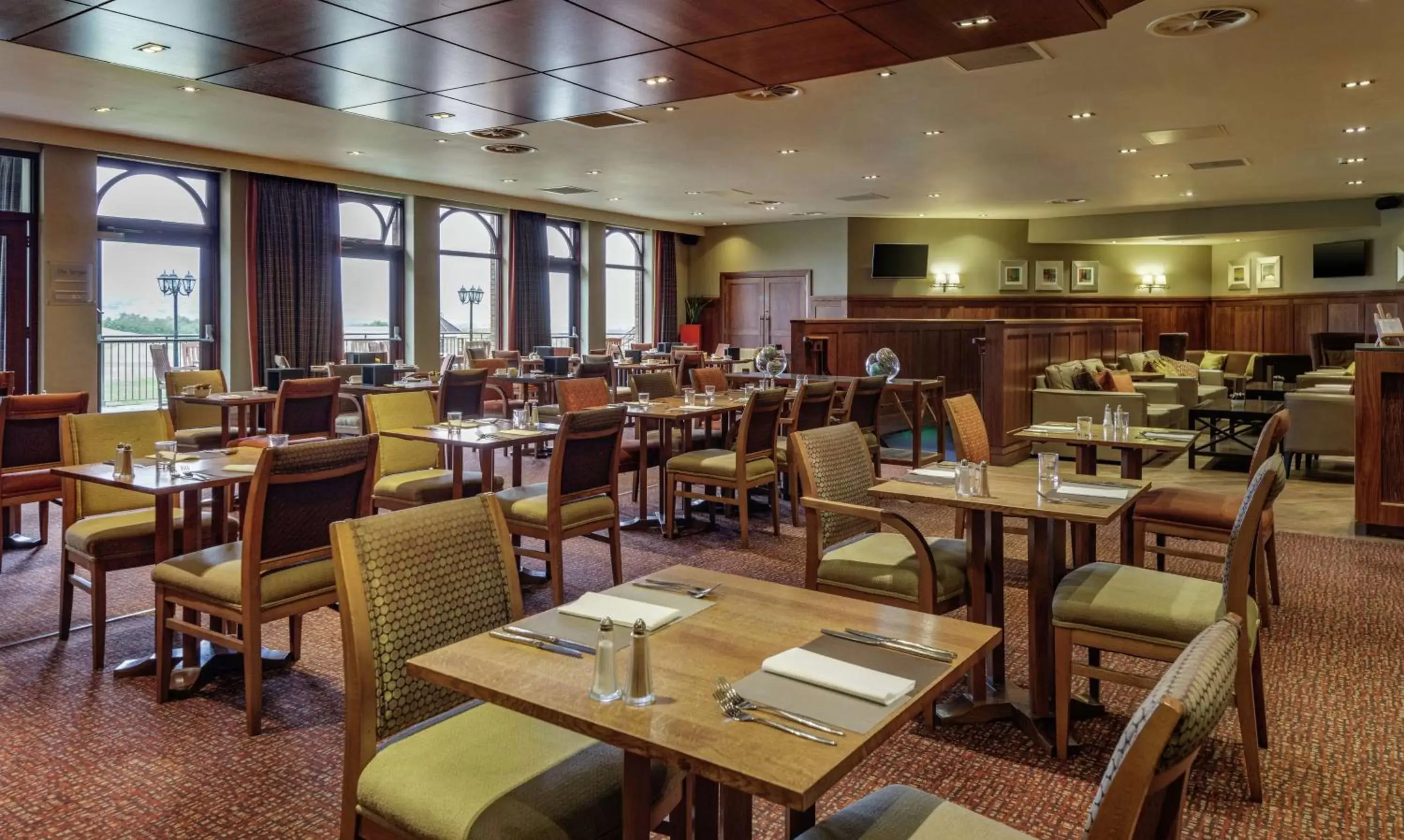 Dining area, Restaurant/Places to Eat in Doubletree By Hilton Glasgow Westerwood Spa & Golf Resort