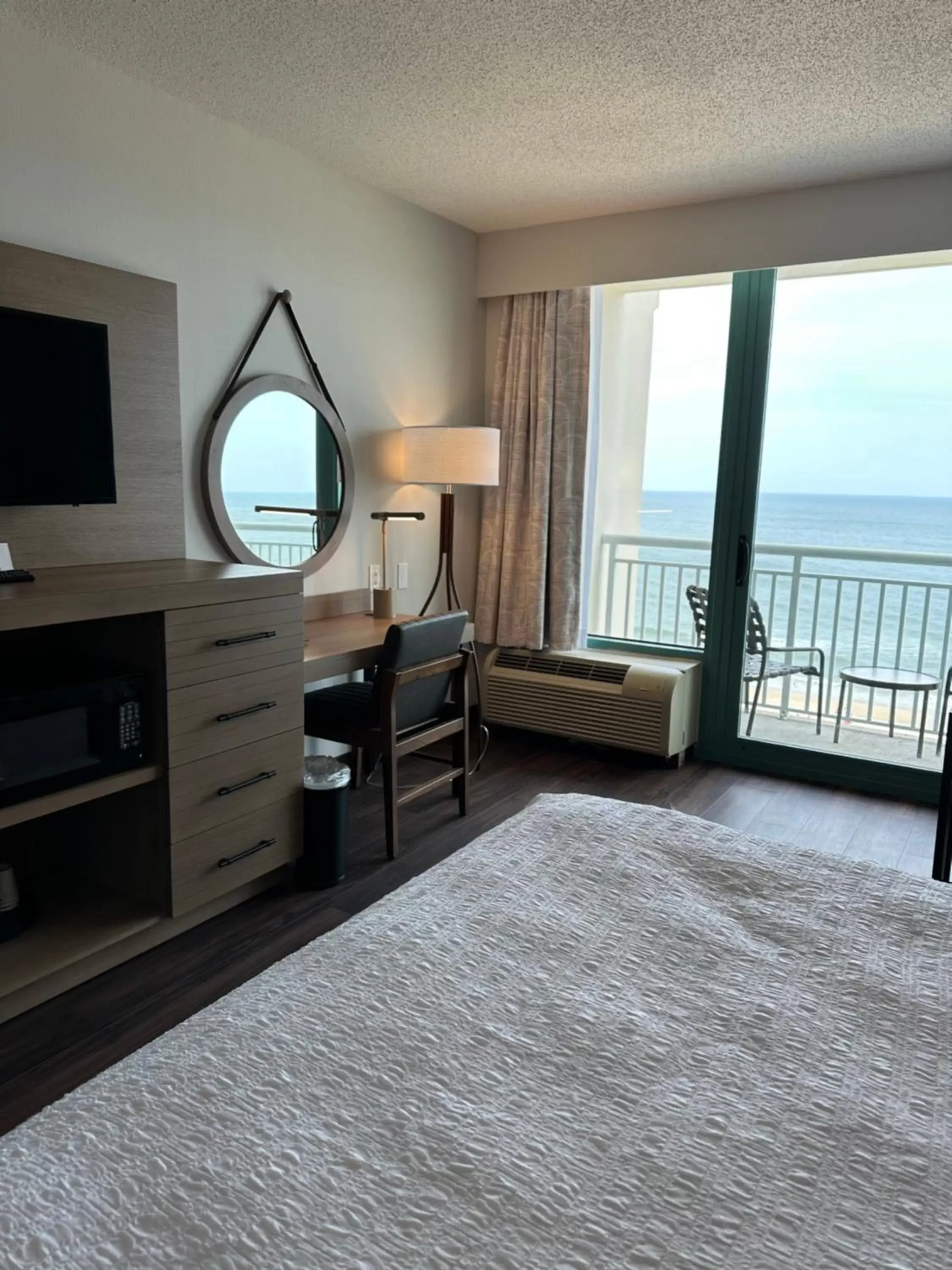 Bed, Sea View in Hampton Inn Virginia Beach-Oceanfront South